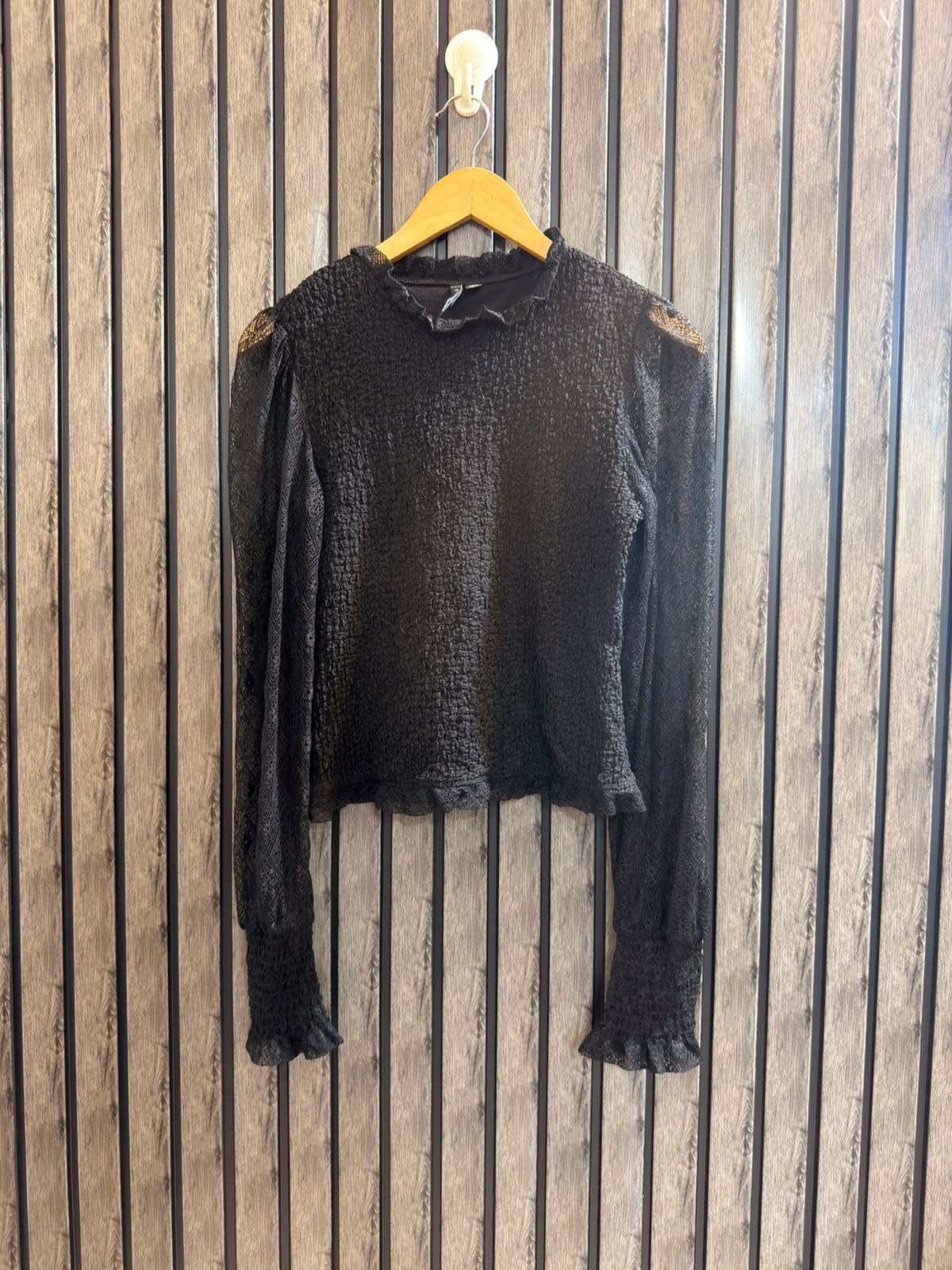 Chest 18   Length 20  Fabric Net Women's Statement Full Sleeve Top