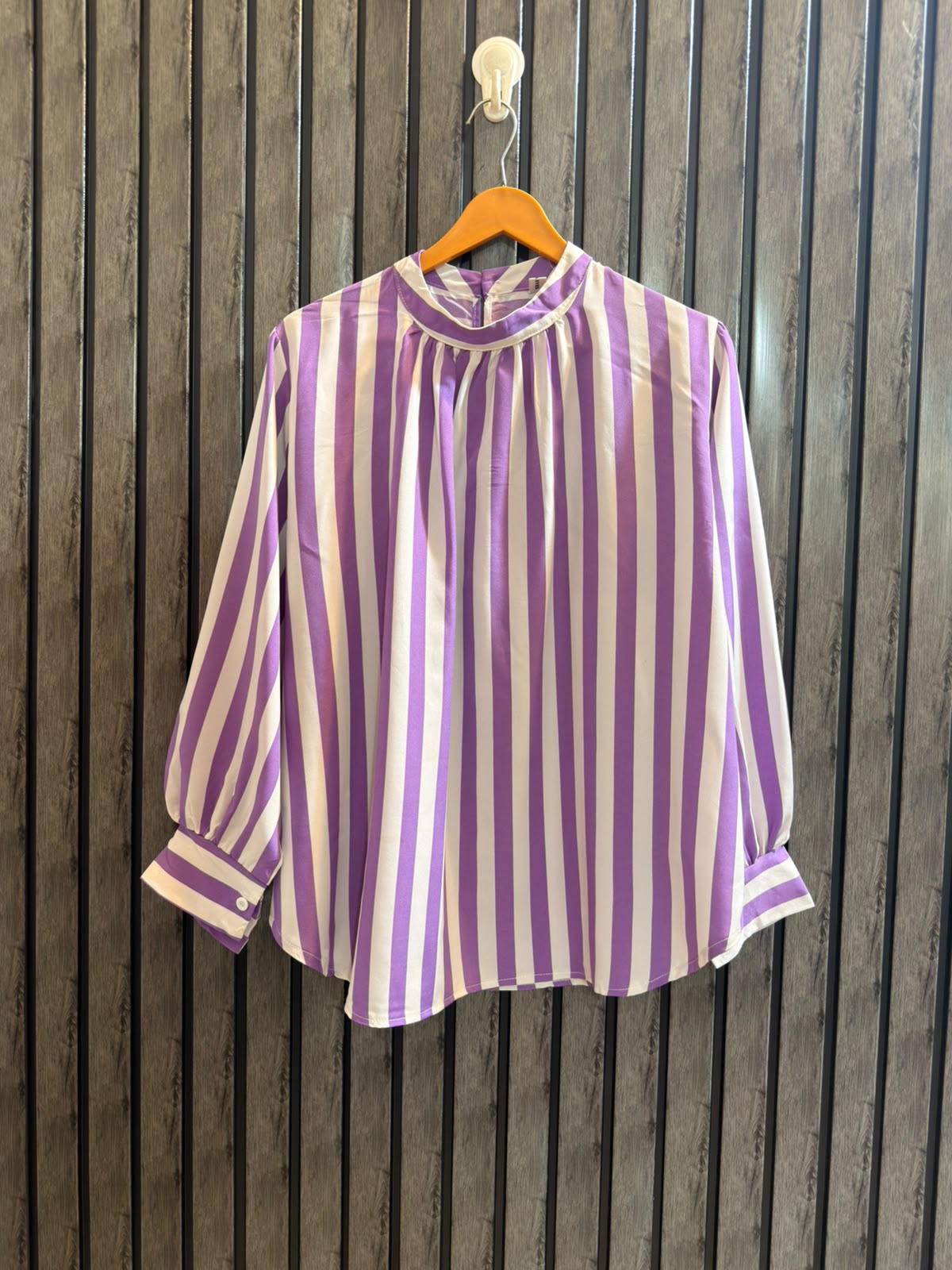 Chest 23   Length 26  Fabric Silk Women's Chic Full Sleeve Top