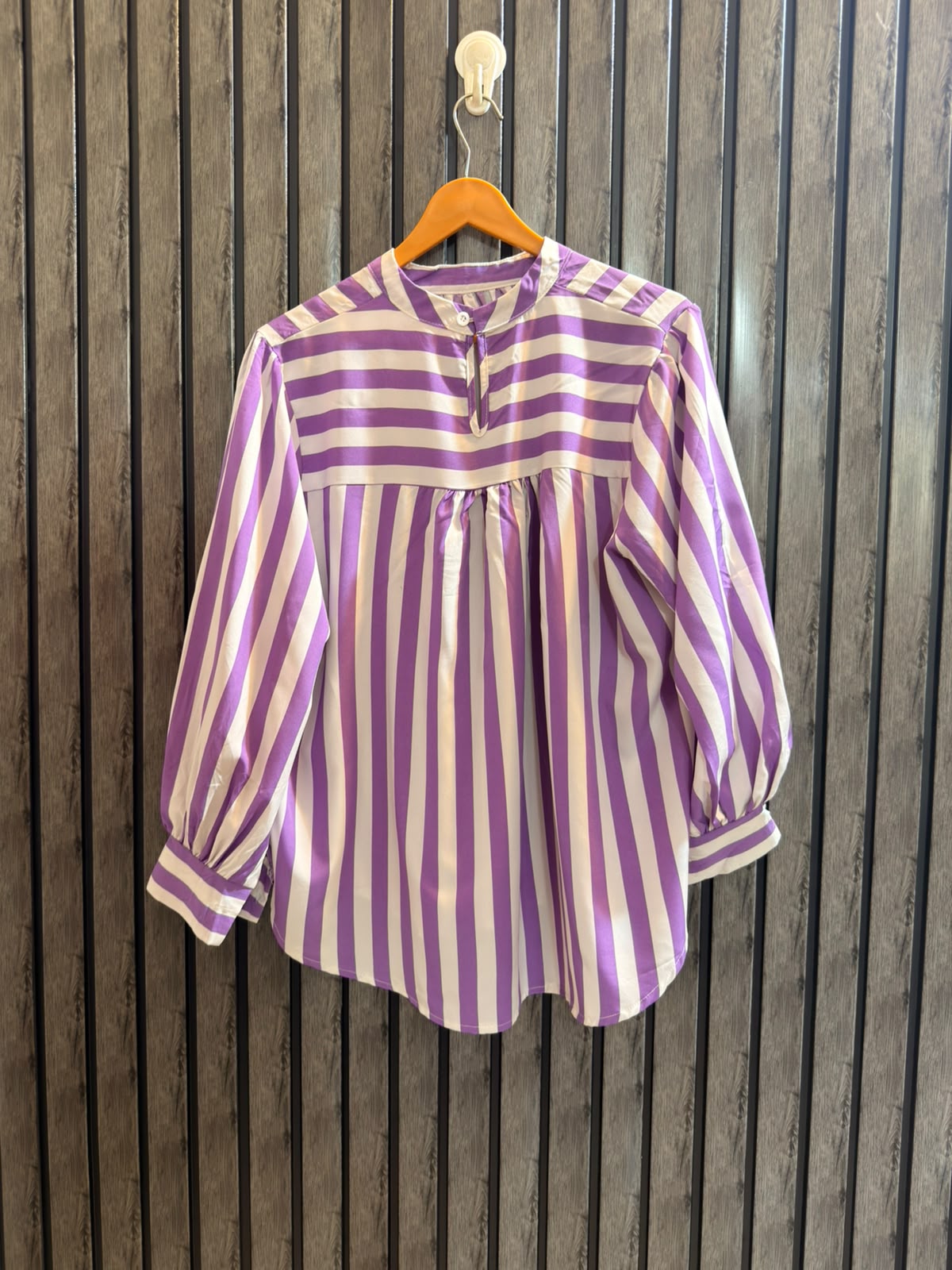 Chest 23   Length 26  Fabric Silk Women's Chic Full Sleeve Top