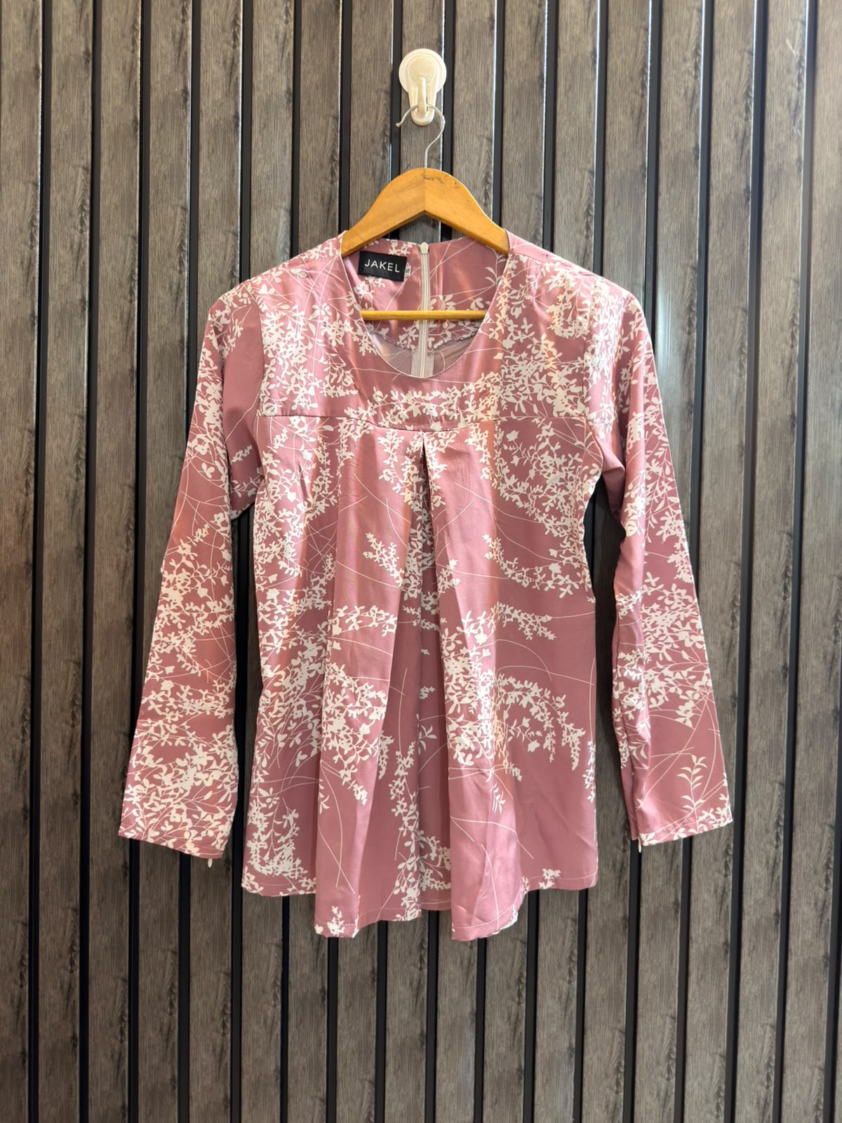 Chest 17   Length 25  Fabric Silk Women's Signature Full Sleeve Top