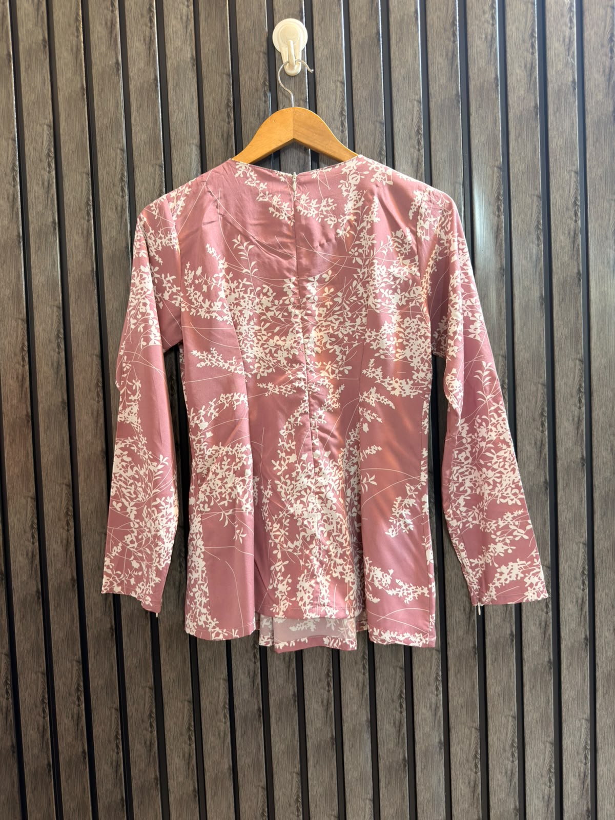 Chest 17   Length 25  Fabric Silk Women's Signature Full Sleeve Top