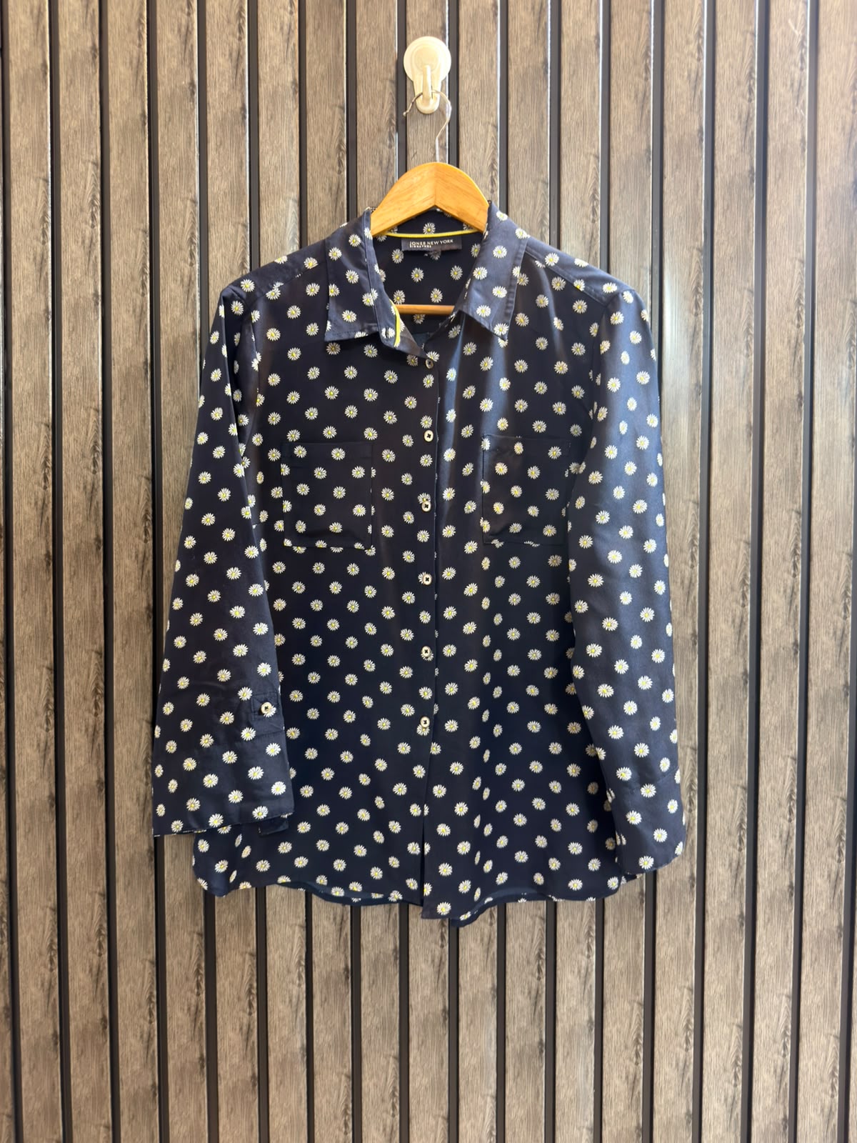 Chest 20   Length 26 to 27  Fabric Silk Women's Classic Round Neck Top