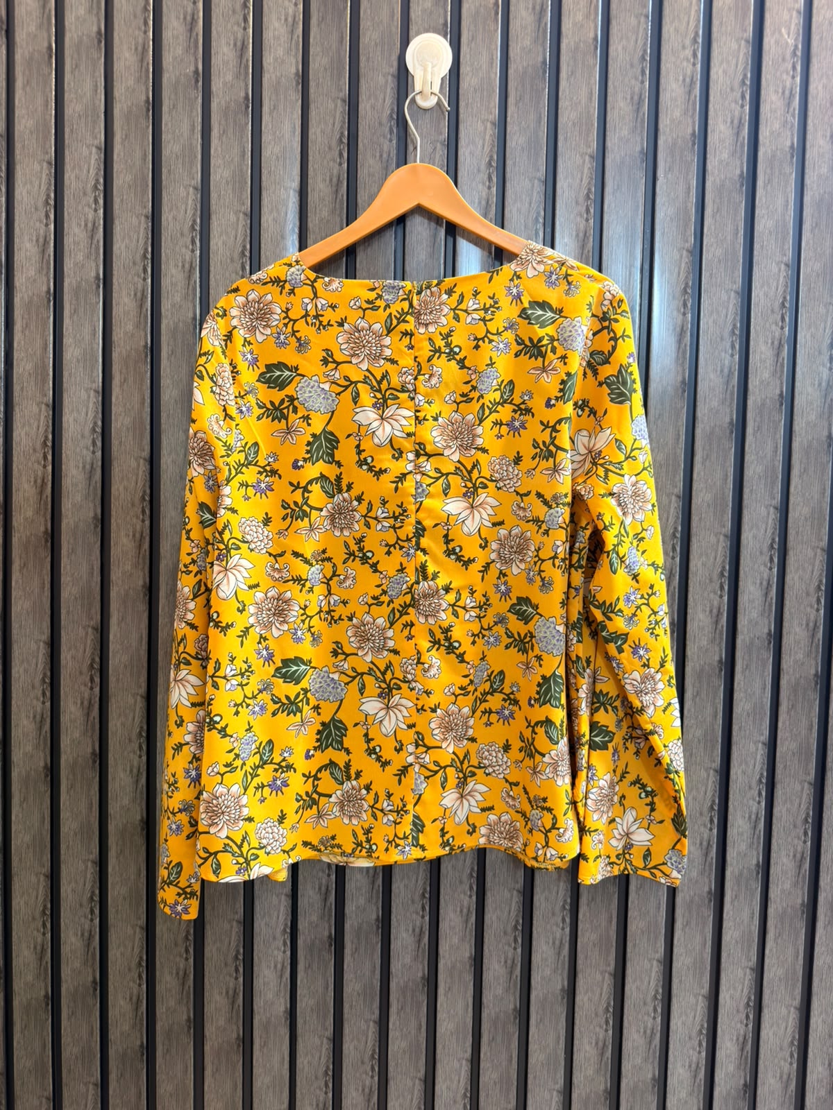 Chest 20  Length 25  Fabric Silk Women's Premium Fit Top