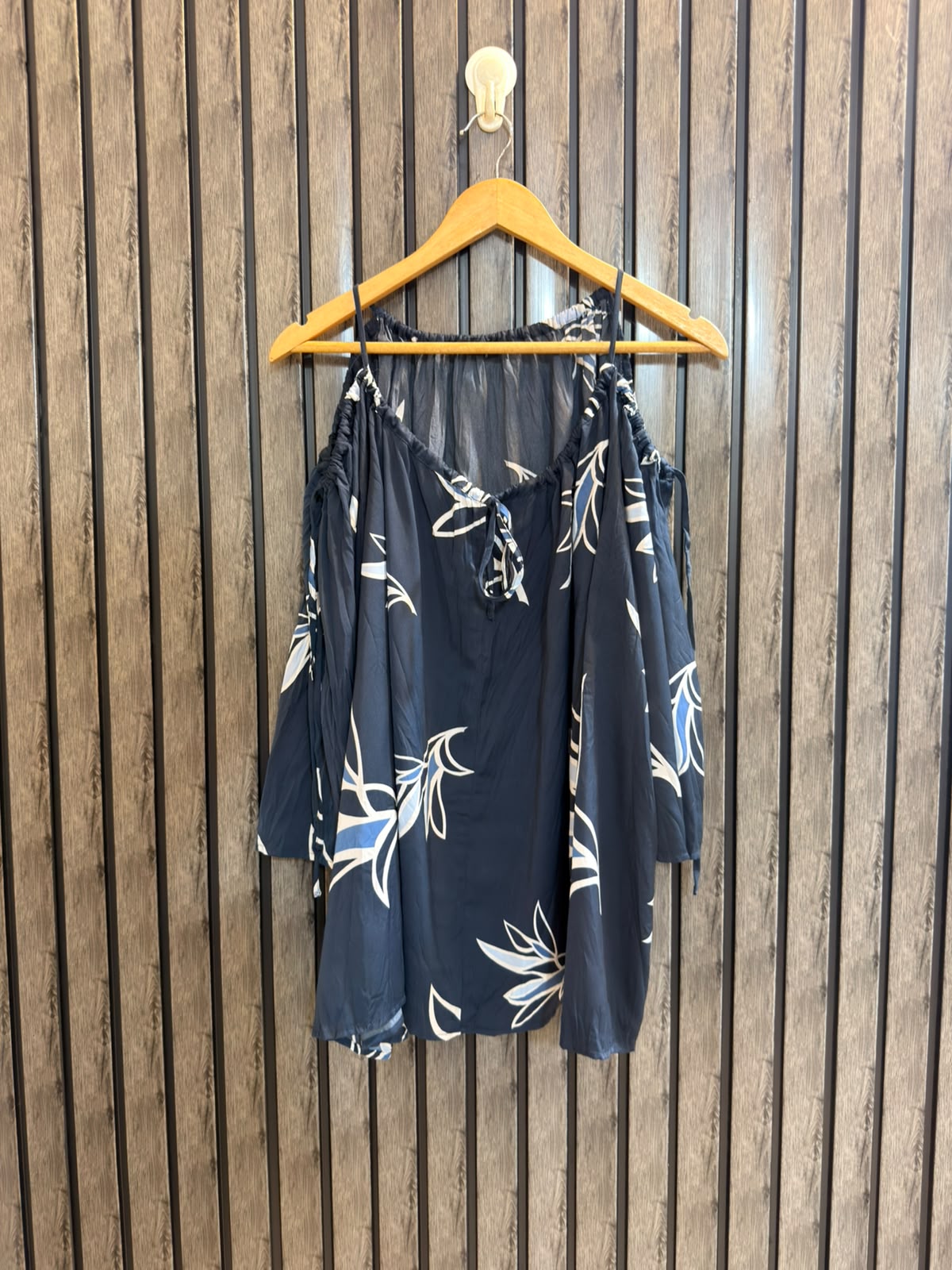 Chest 26  Length 25  Fabric Silk Women's Modern Essential Wear