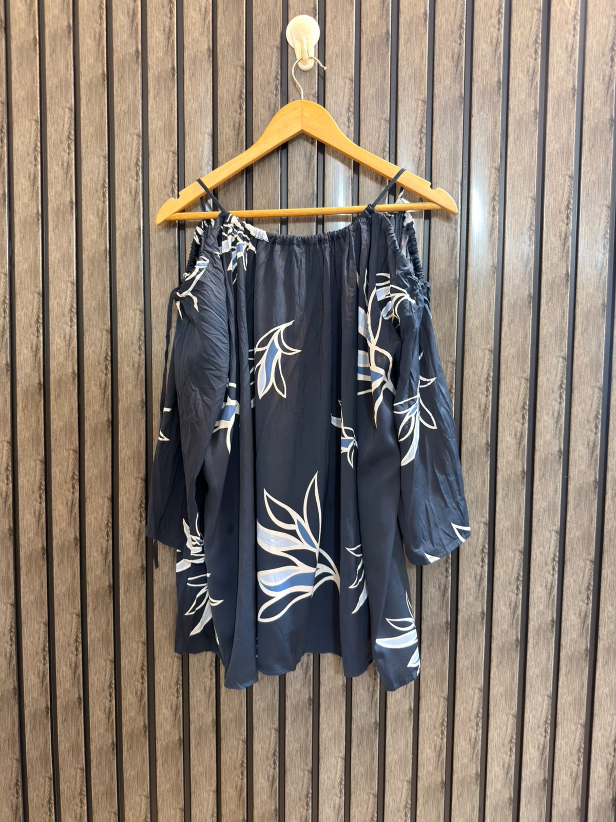 Chest 26  Length 25  Fabric Silk Women's Modern Essential Wear