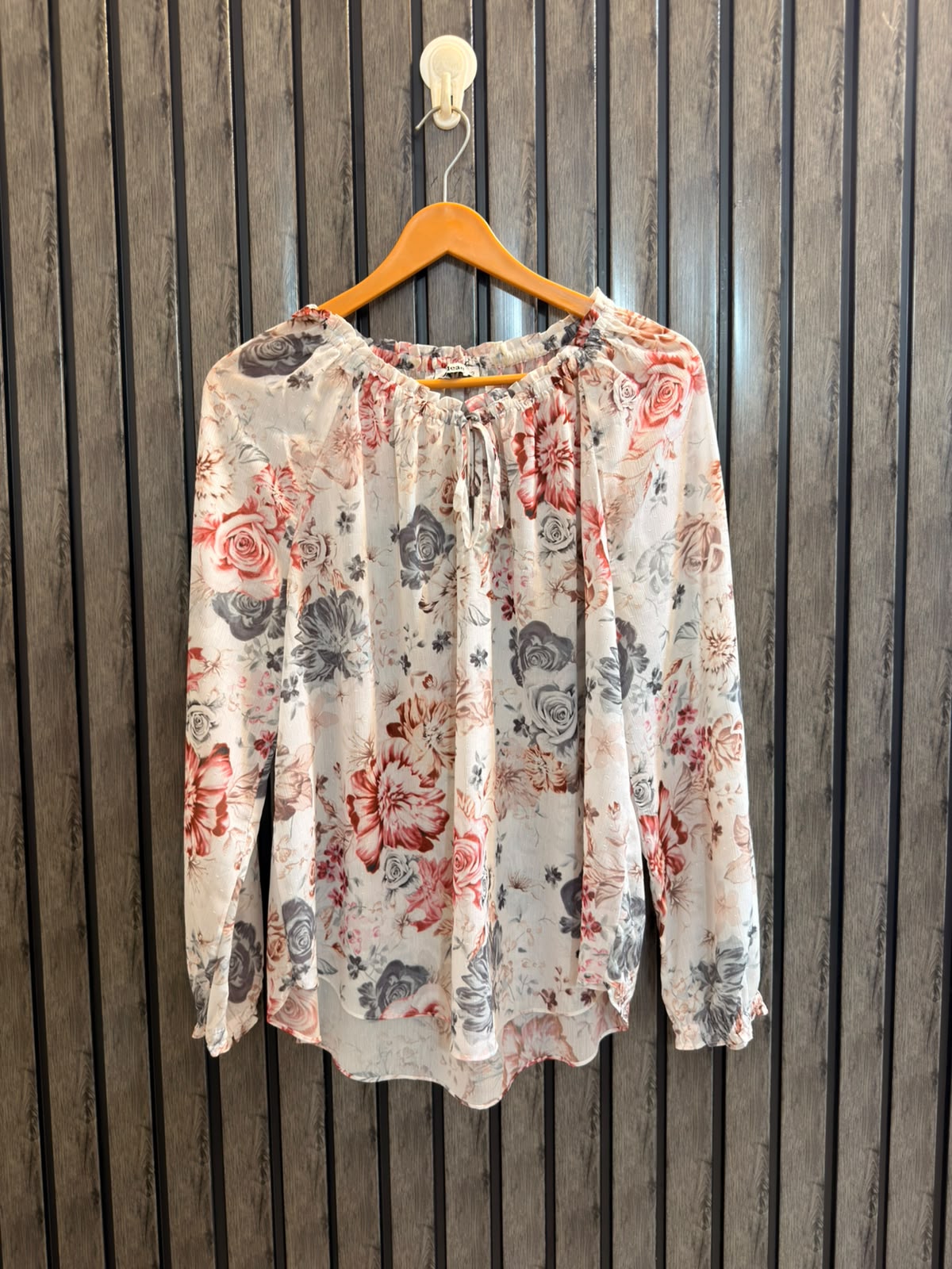 Chest 21  Length 25  Fabric Chiffon Women's Smart Everyday Top