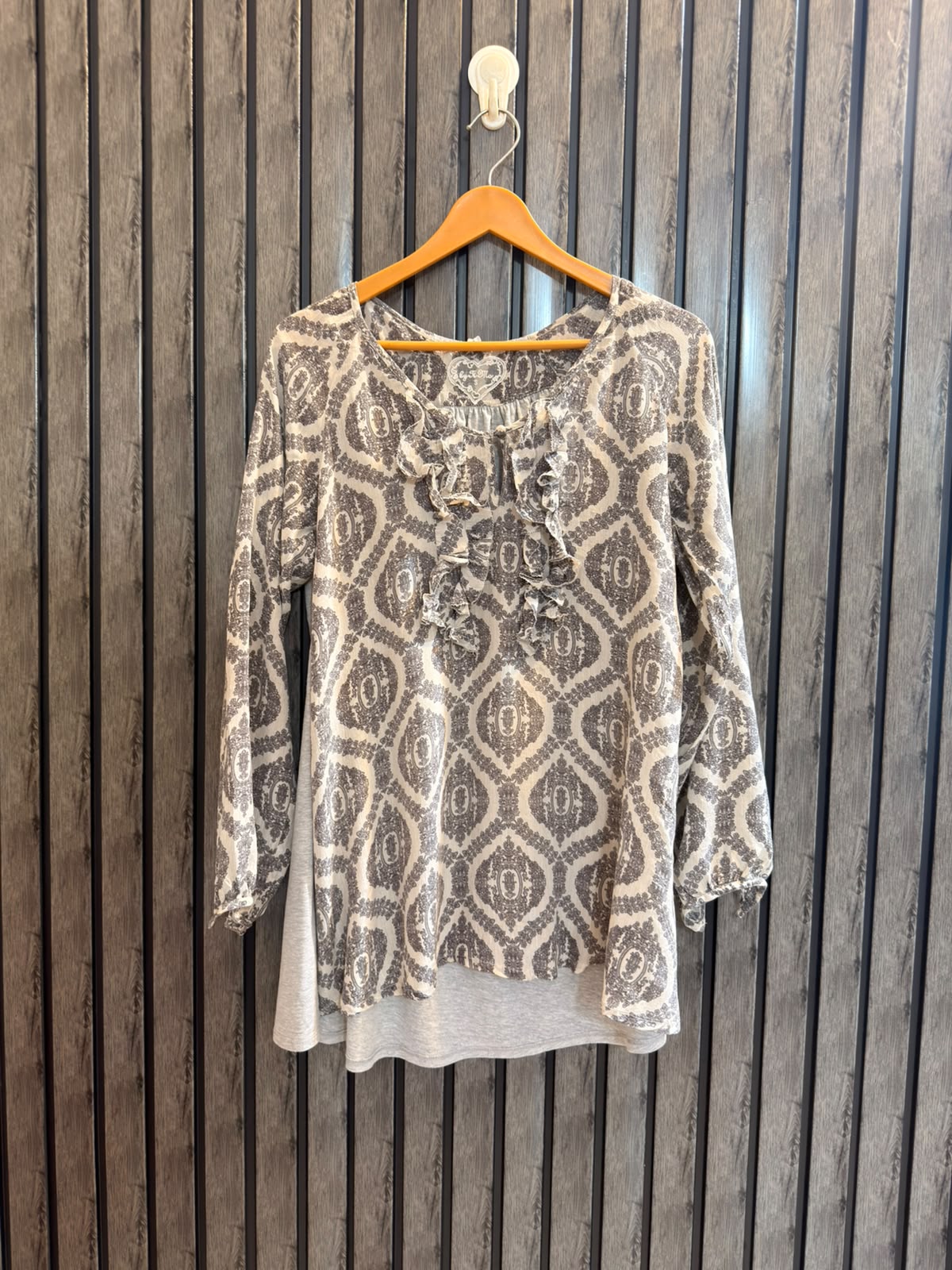Chest 18  Length 28  Front Fabric Silk Back Fabric Jersey Women's Everyday Essential Top