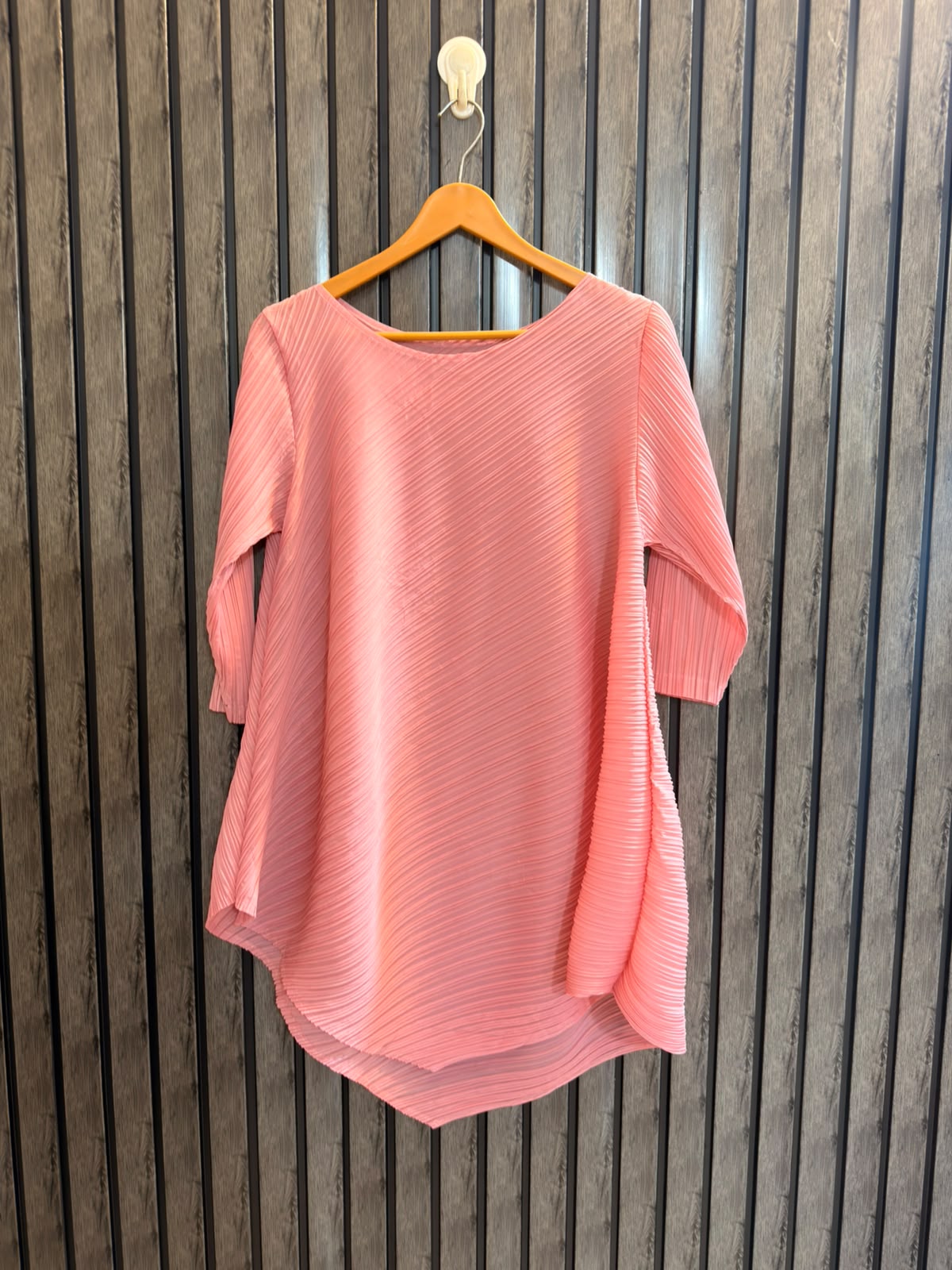 Chest 21  Length 32  Fabric Silk Women's Modern Fit Top