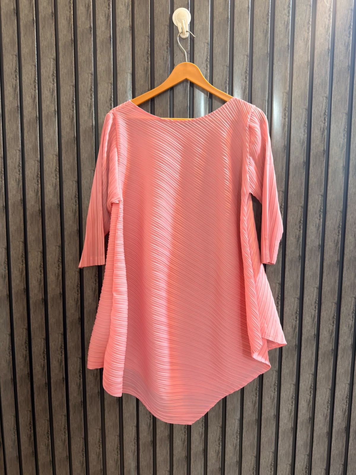 Chest 21  Length 32  Fabric Silk Women's Modern Fit Top