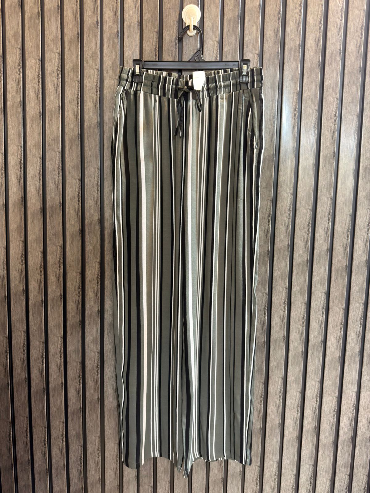 Waist 32  Lenght 42  Fabric Georgette Women’s Elegant Trouser