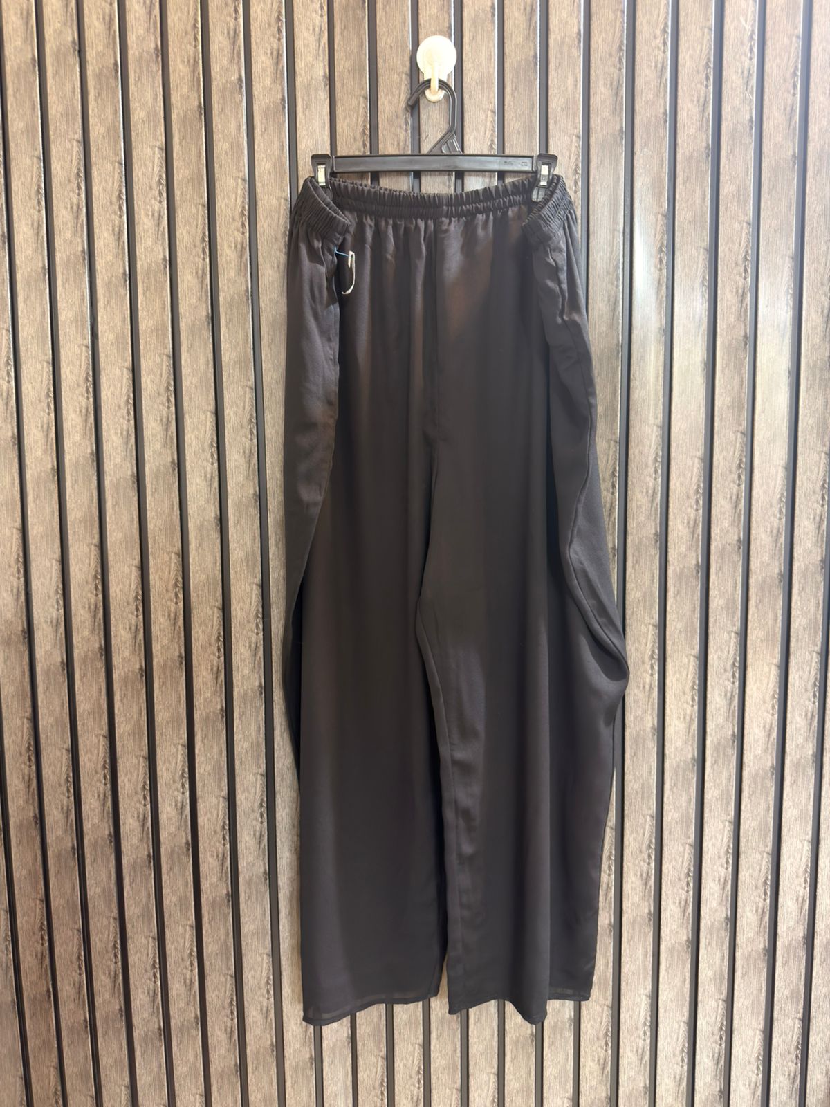 Waist 44  Lenght 38  Fabric Silk Jersey Women’s Select Collection Trouser
