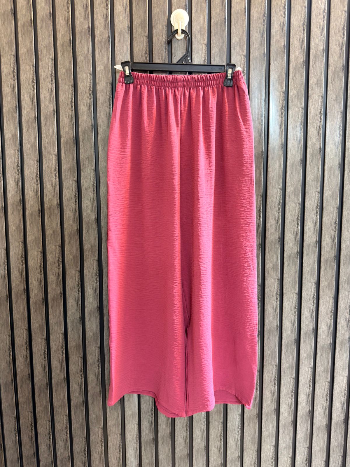 Waist 28  Lenght 39  Fabric Rayon Women’s Luxe Trouser