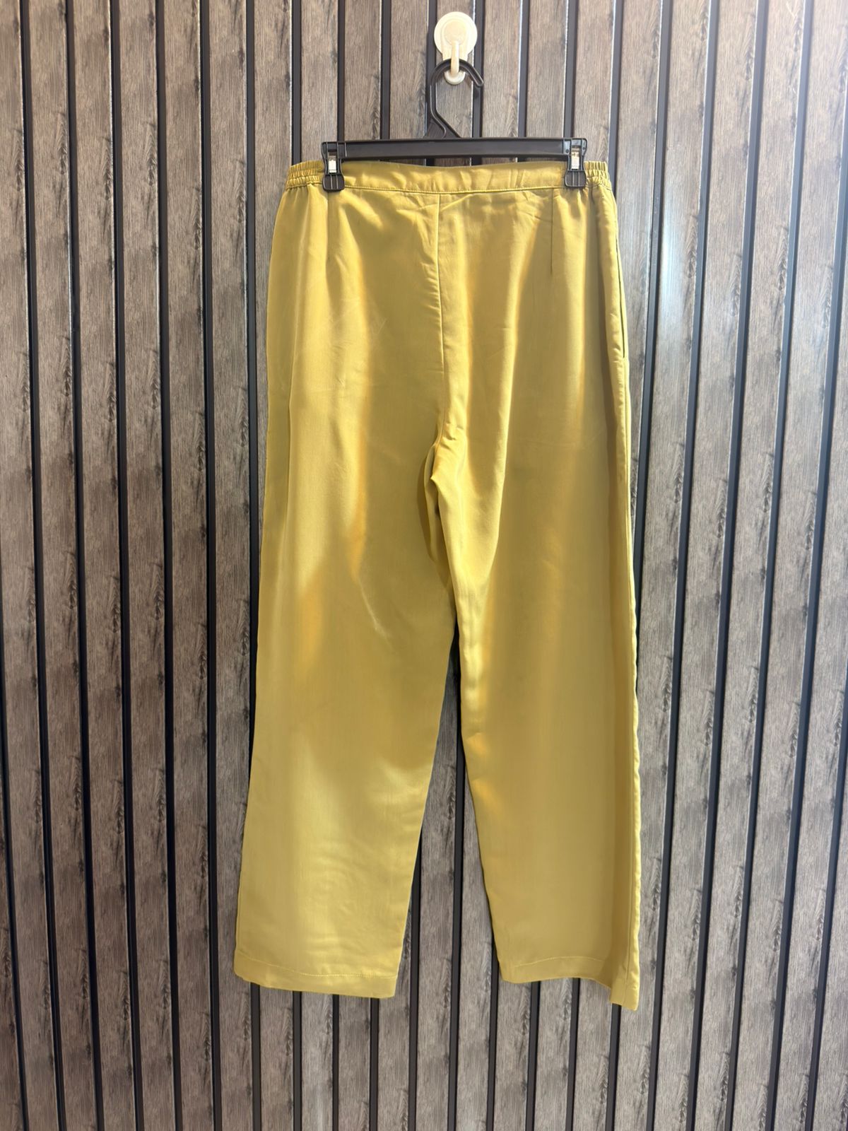 Waist 30  Lenght 38  Fabric Silk Women’s Supreme Trouser