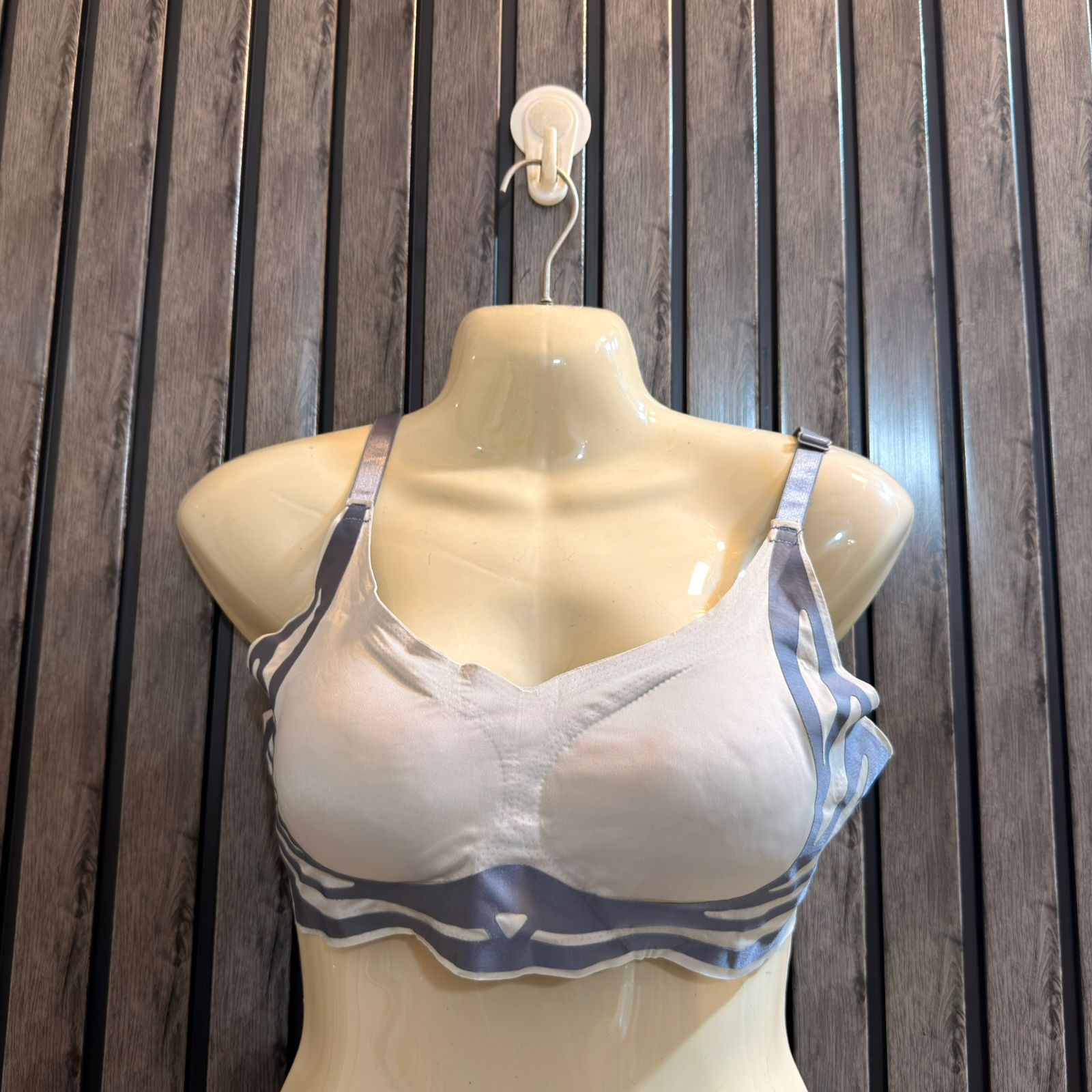 Chest Medium  Length 11 Women’s Essential Bra
