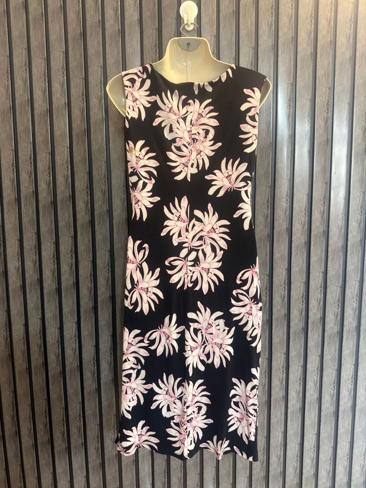 Chest 20  Length 40  Fabric Silk Jersey Women’s Long Dress Collection