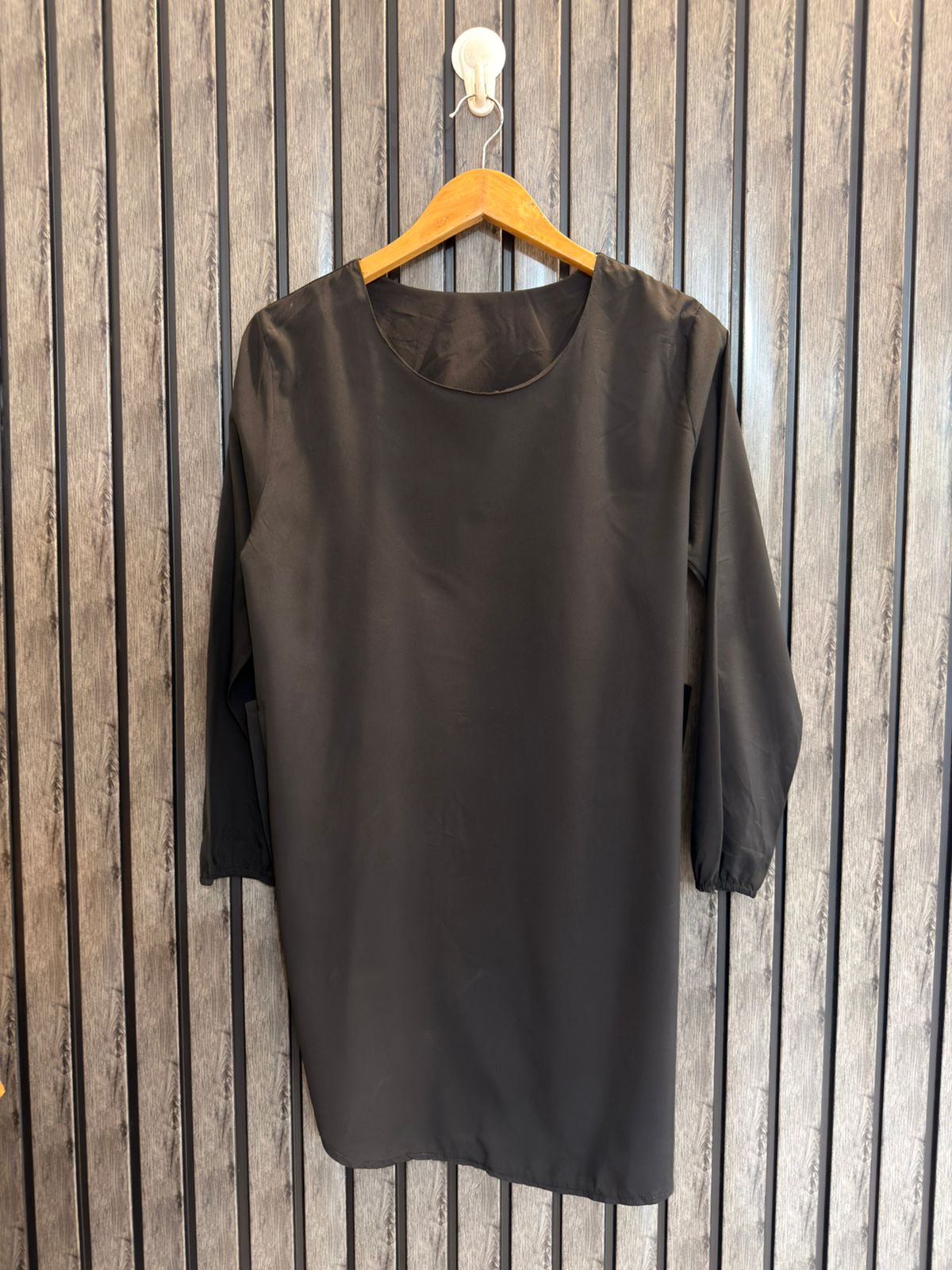 Chest 19  Lenght 31  Fabric Silk Women’s Modern Collection Top