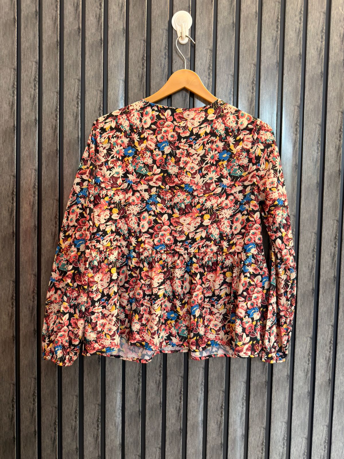 Chest 18  Lenght 22  Fabric Silk Jersey Women’s Essential Full Sleeves Top