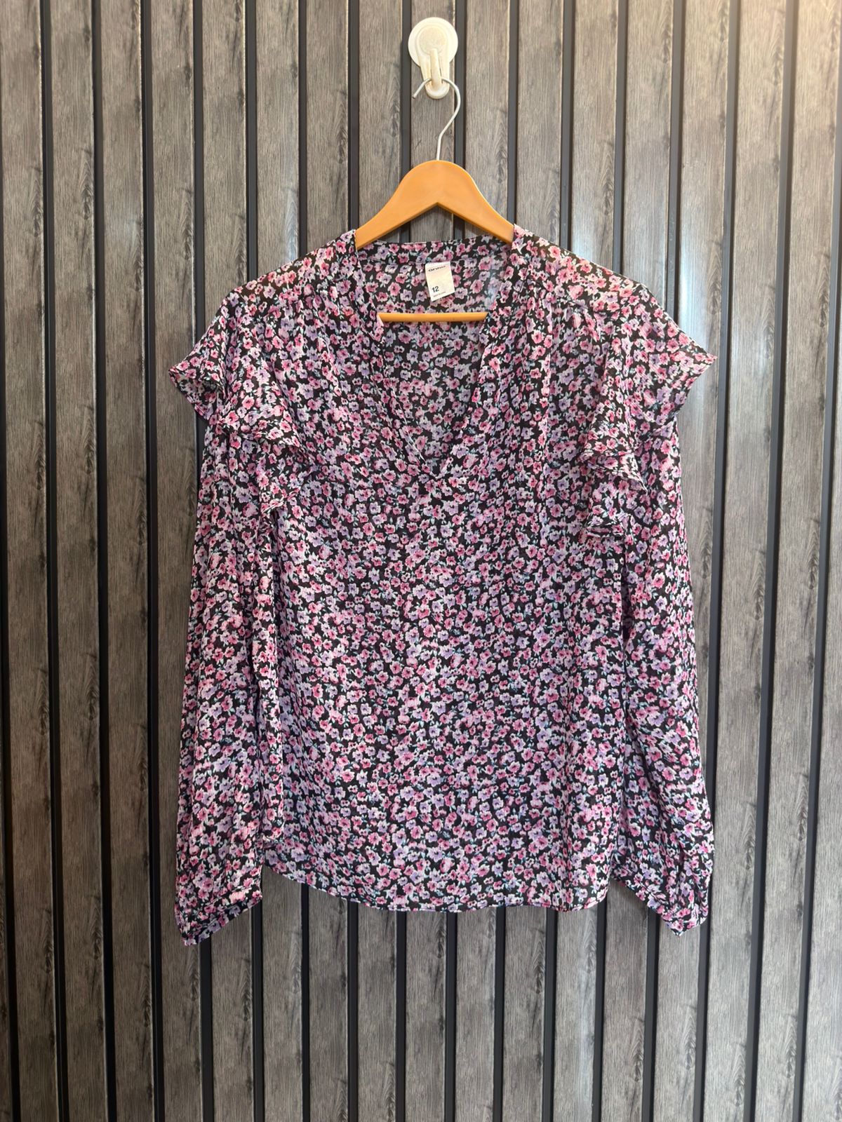 Chest 19  Lenght 24  Fabric Chiffon Women’s Signature Collection Top