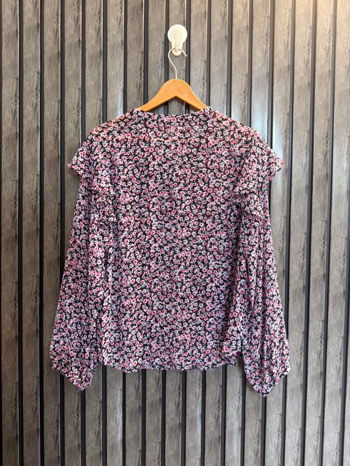 Chest 19  Lenght 24  Fabric Chiffon Women’s Signature Collection Top