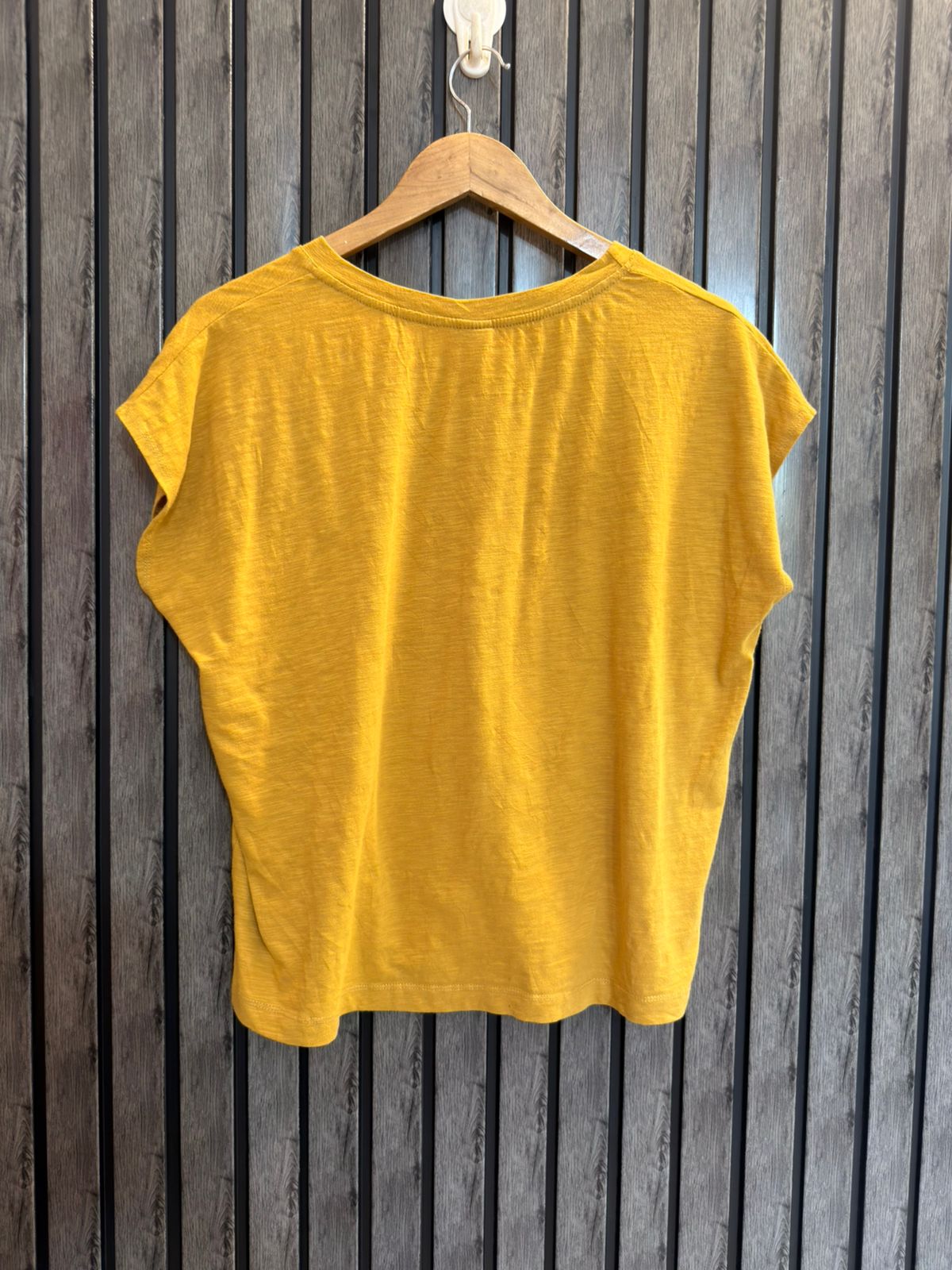 Chest 23  Length 23.5 Womens Trendy T Shirt