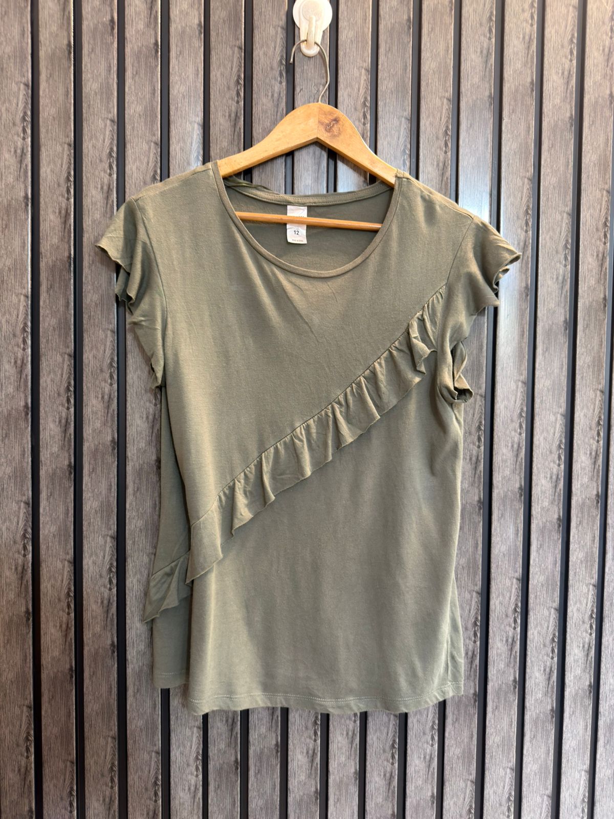 Chest 20  Lenght 26 Branded Womens T Shirt