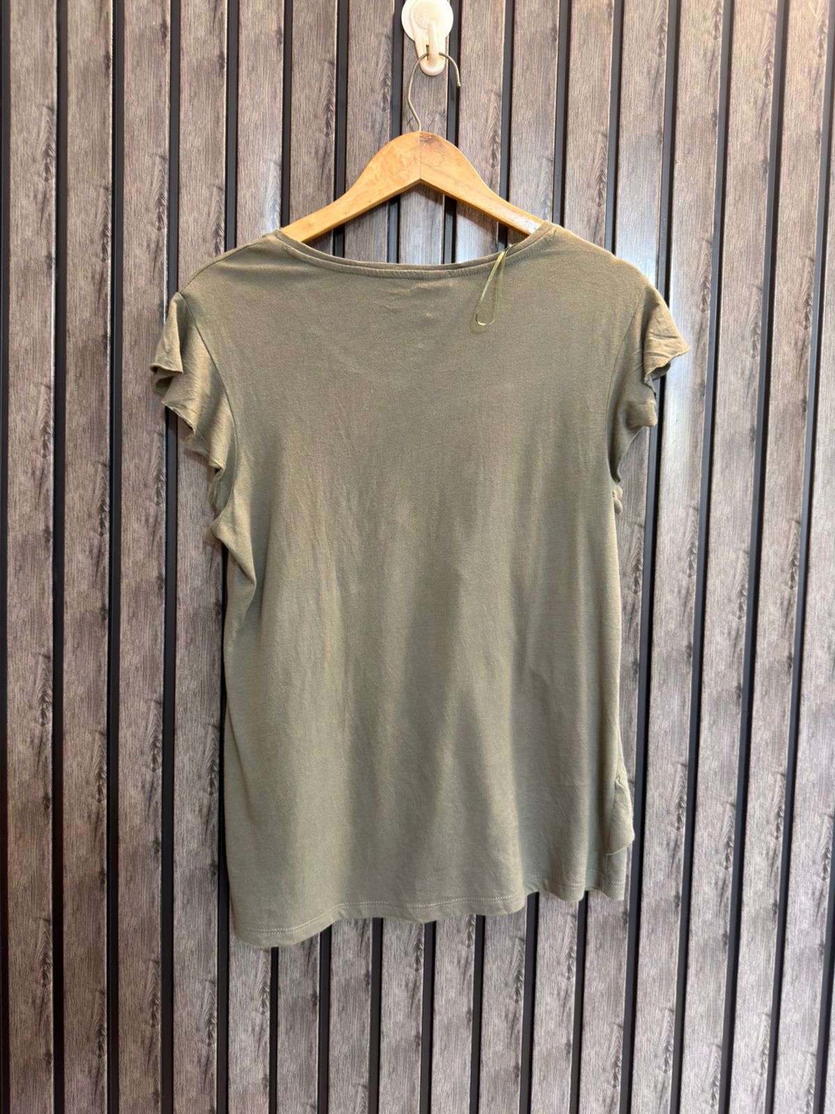 Chest 20  Lenght 26 Branded Womens T Shirt