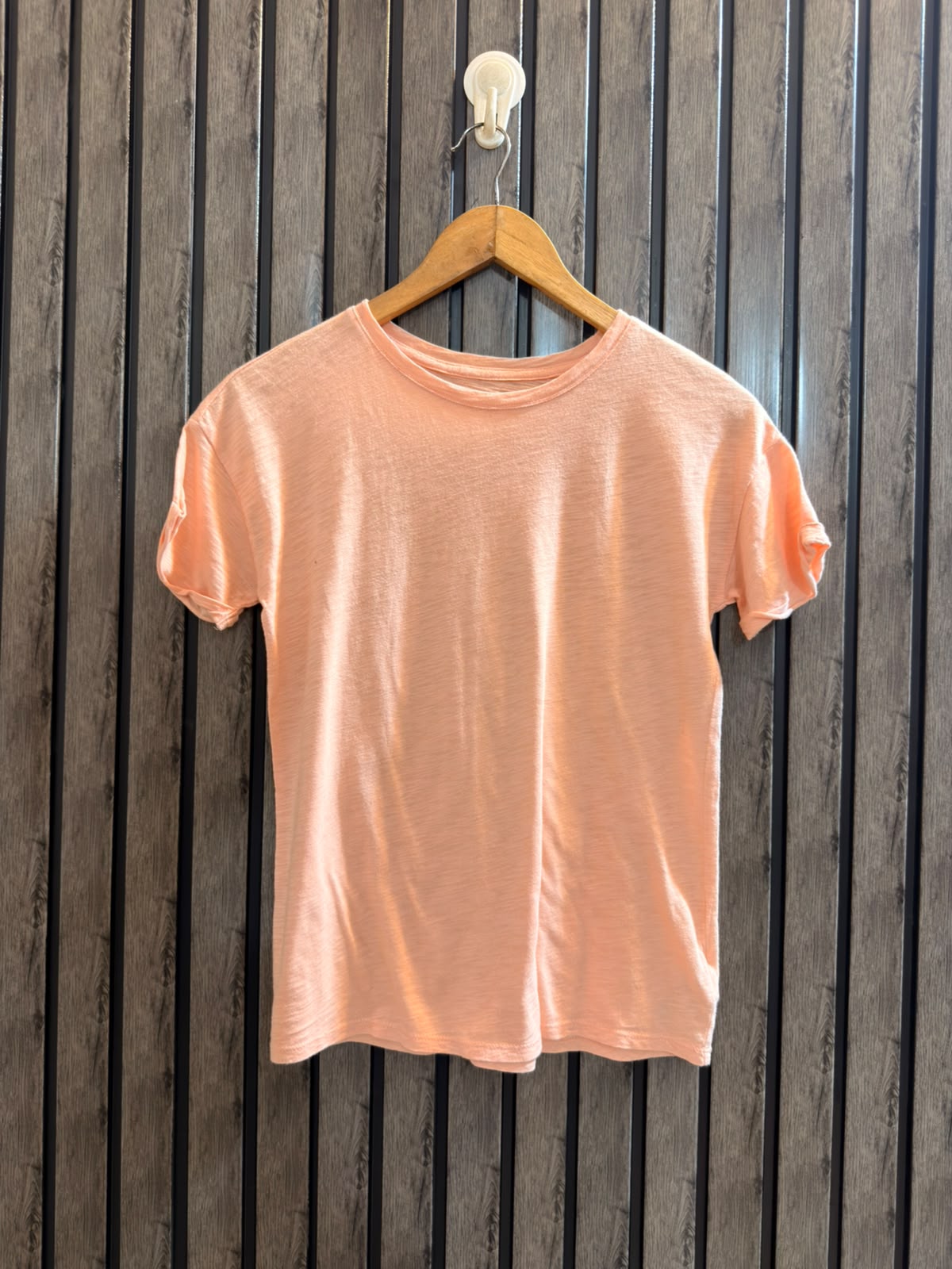 Chest 18  Lenght 23 Signature T-Shirt