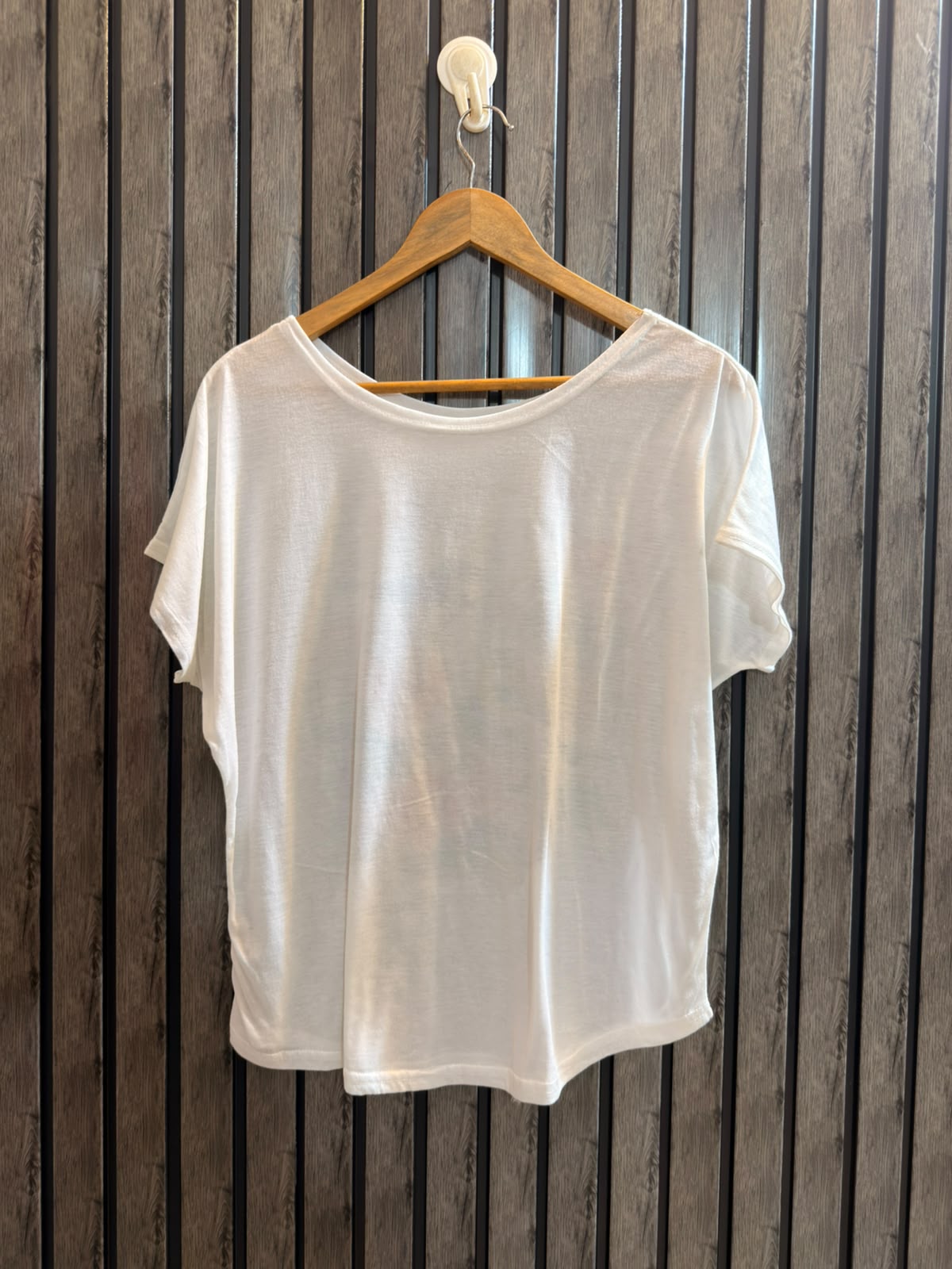 Chest 23  Lenght 23 Essential Wear T-Shirt