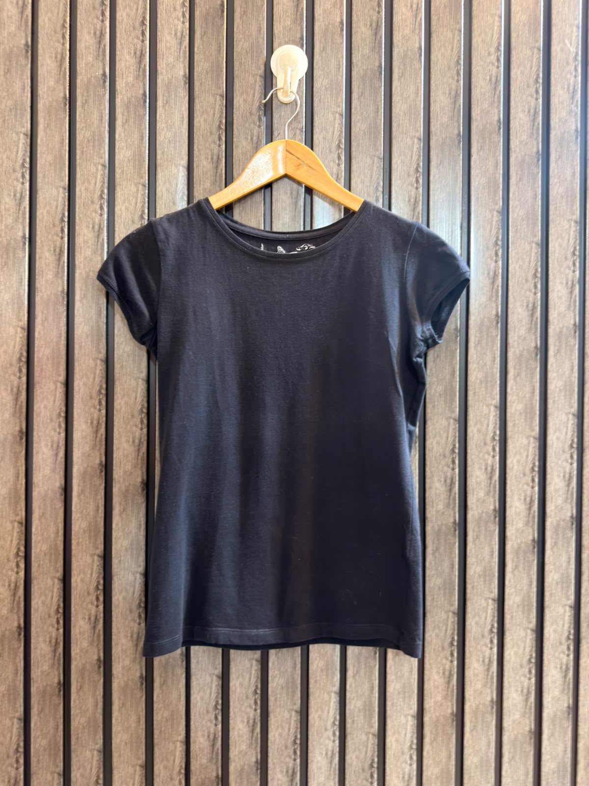 Chest 17  Lenght 23 Premium Collection T-Shirt