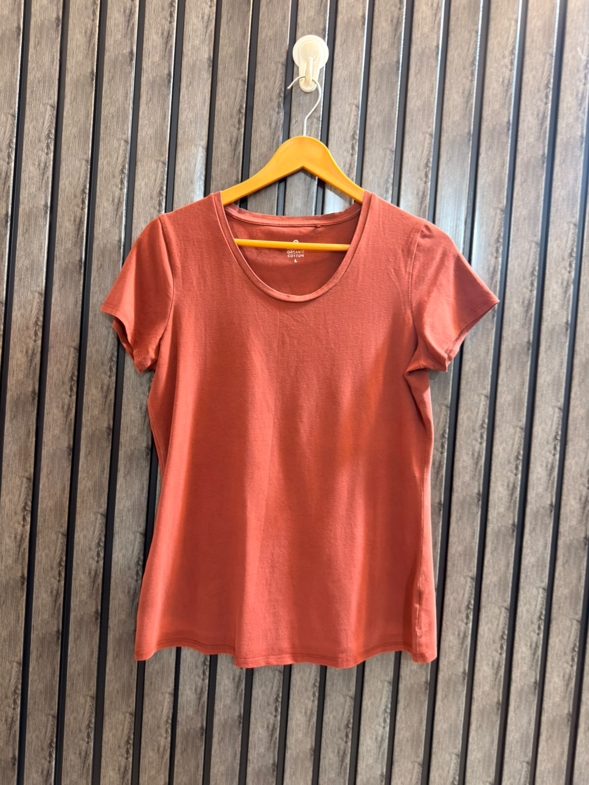 Chest 20  Lenght 25 Essential Collection T-Shirt
