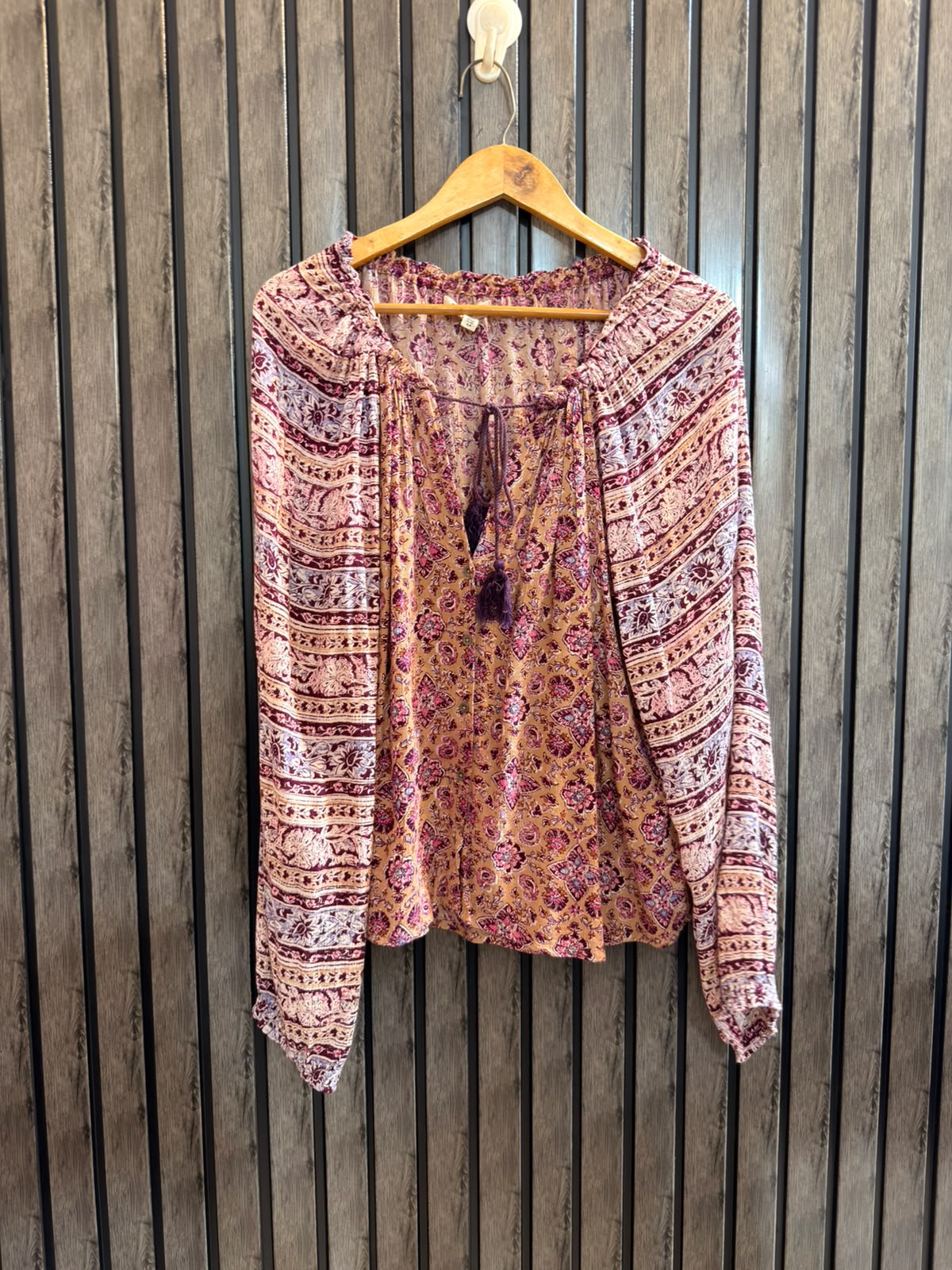 Chest 22  Length 26  Fabric Rayon Women's Daily Top