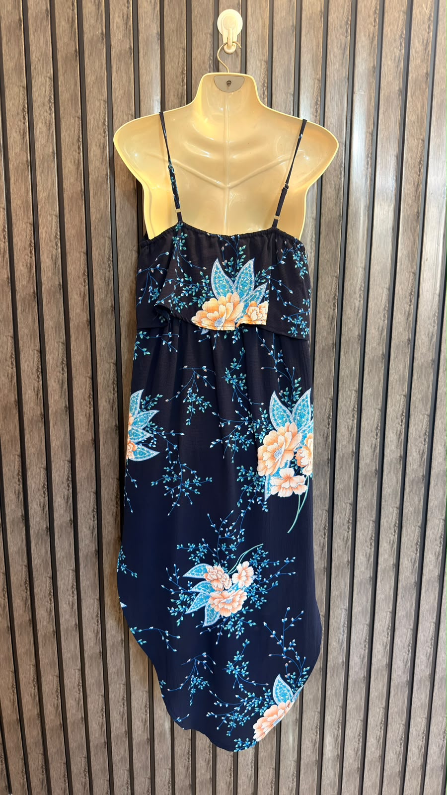 Chest 20  Length 48  Fabric Chiffon Branded Women’s Long Maxi