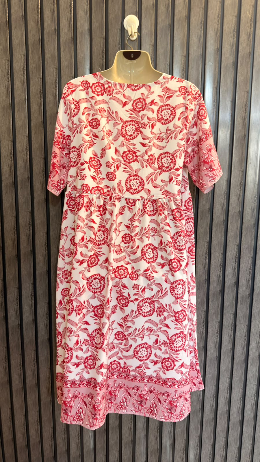 Chest 20  Length 41  Fabric Silk Women’s Signature Maxi Dress