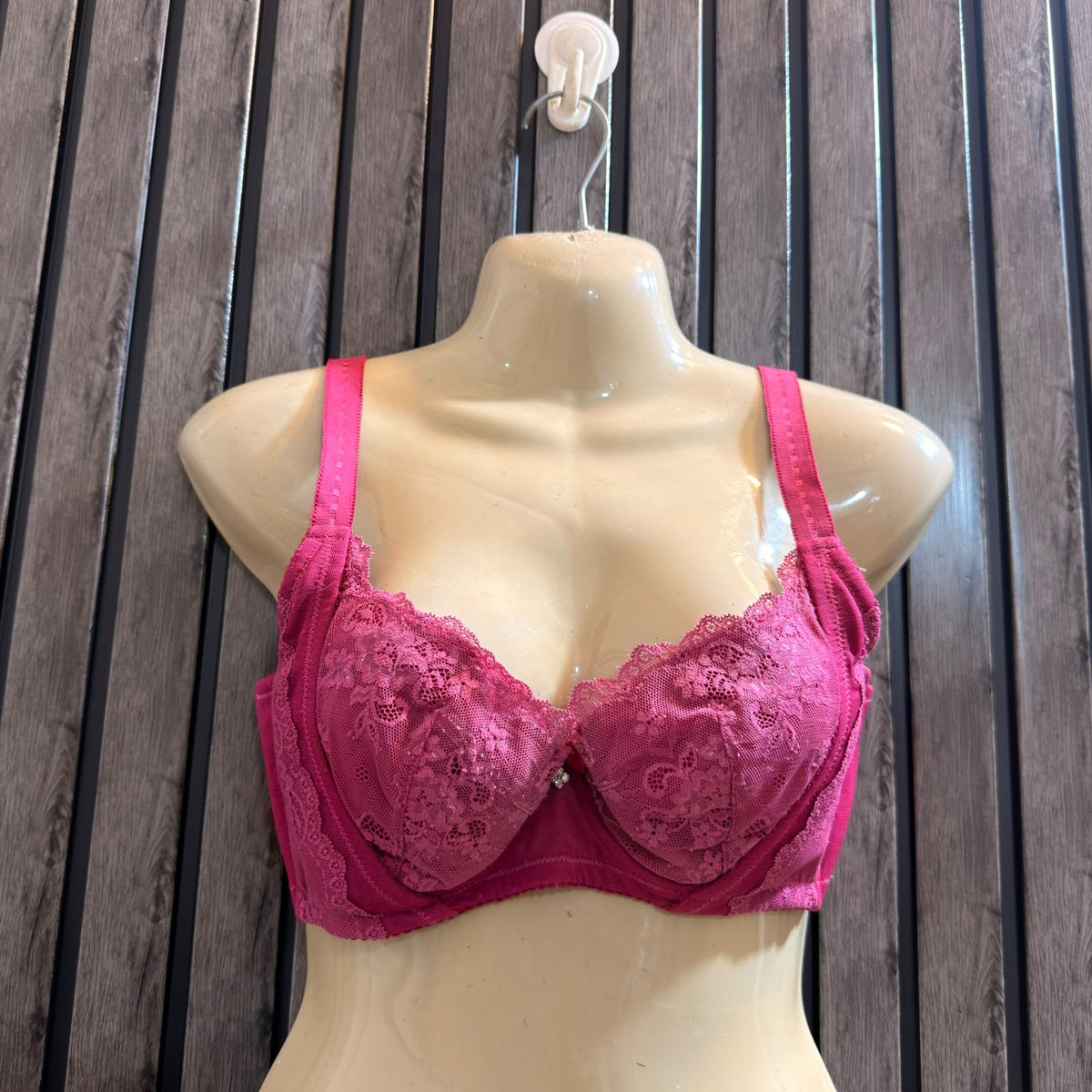 Chest Large Exclusive Women’s Bra Wear