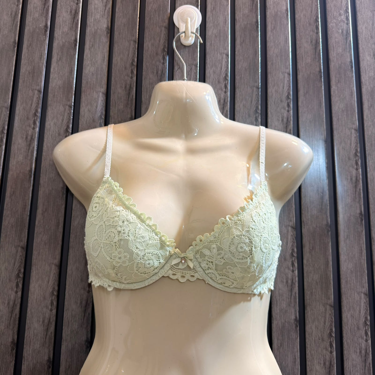 Chest Medium Women’s Seasonal Bra Collection