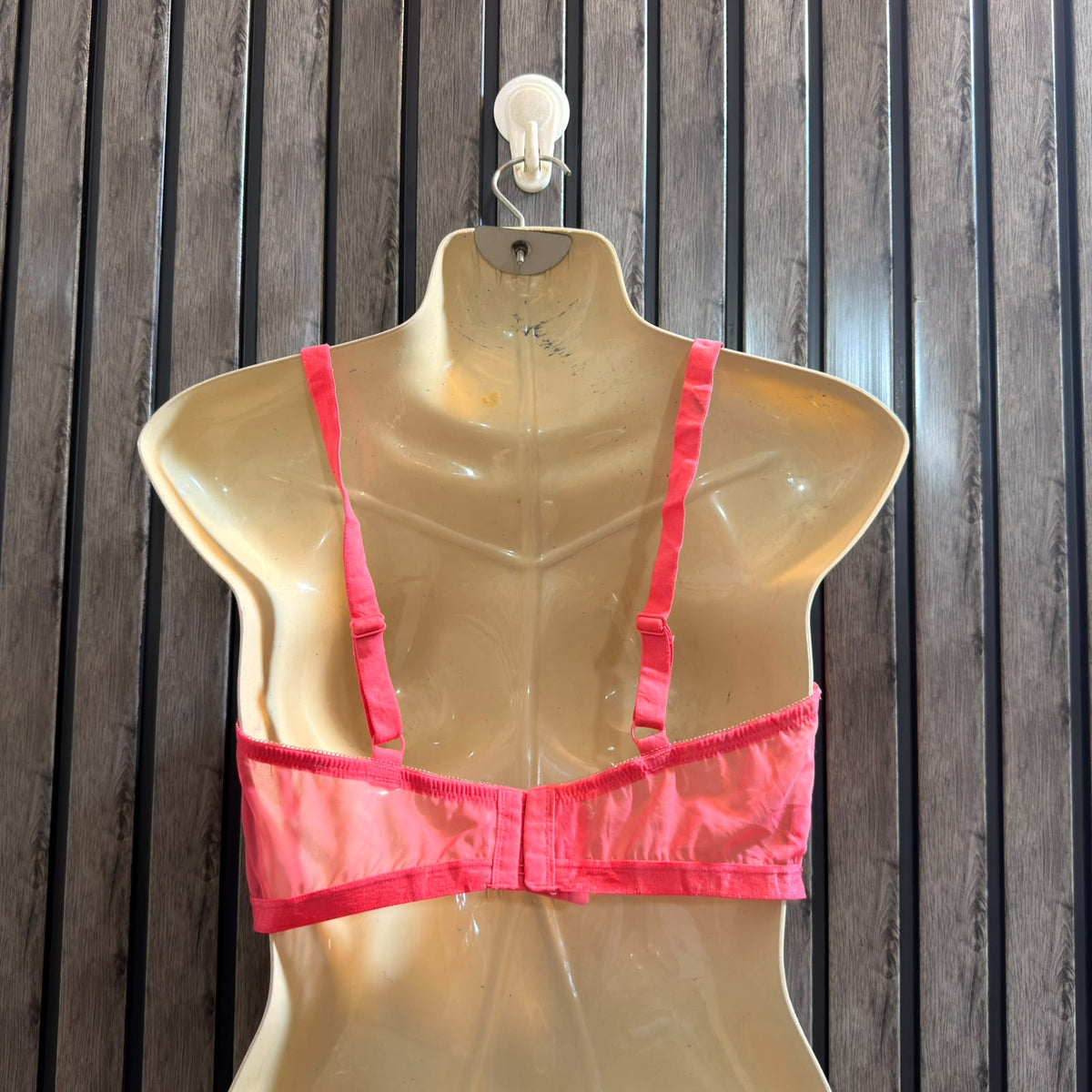 Chest Medium Women’s Featured Bra Collection