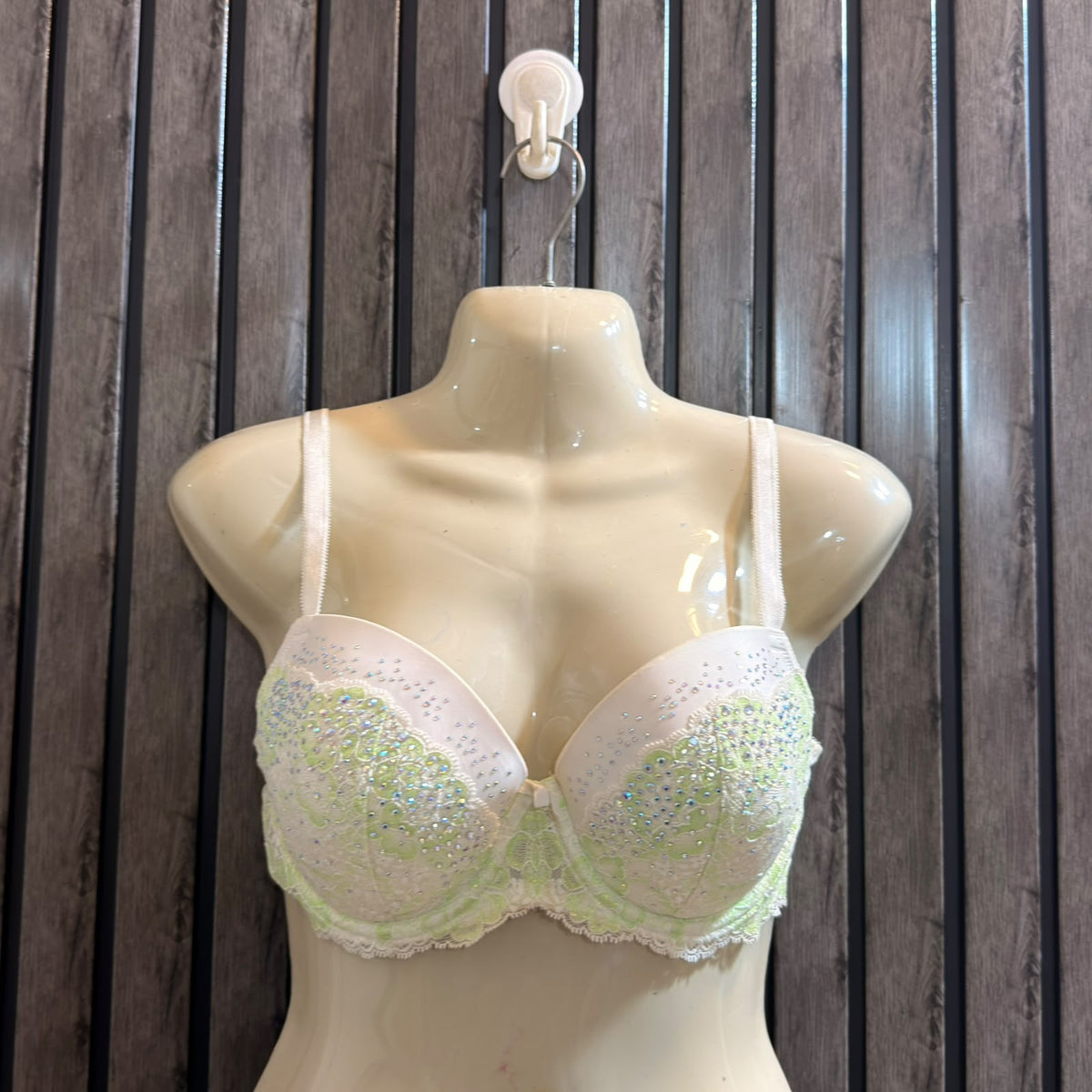 Chest Large Women’s Bra Wardrobe Collection