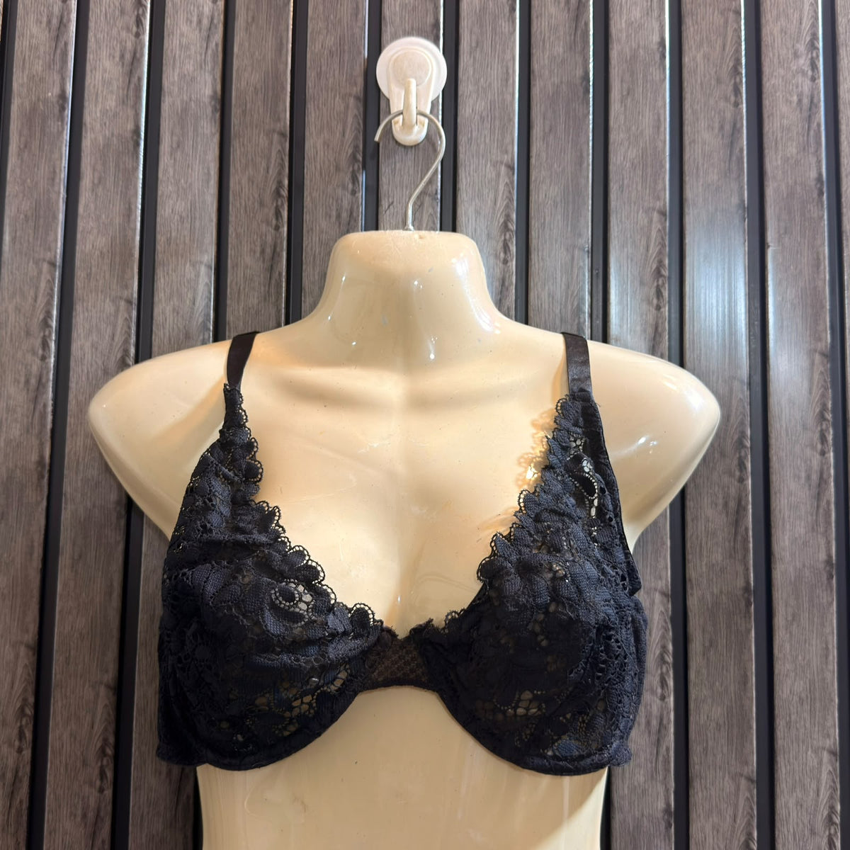 Chest Medium Women’s Modern Bra Collection