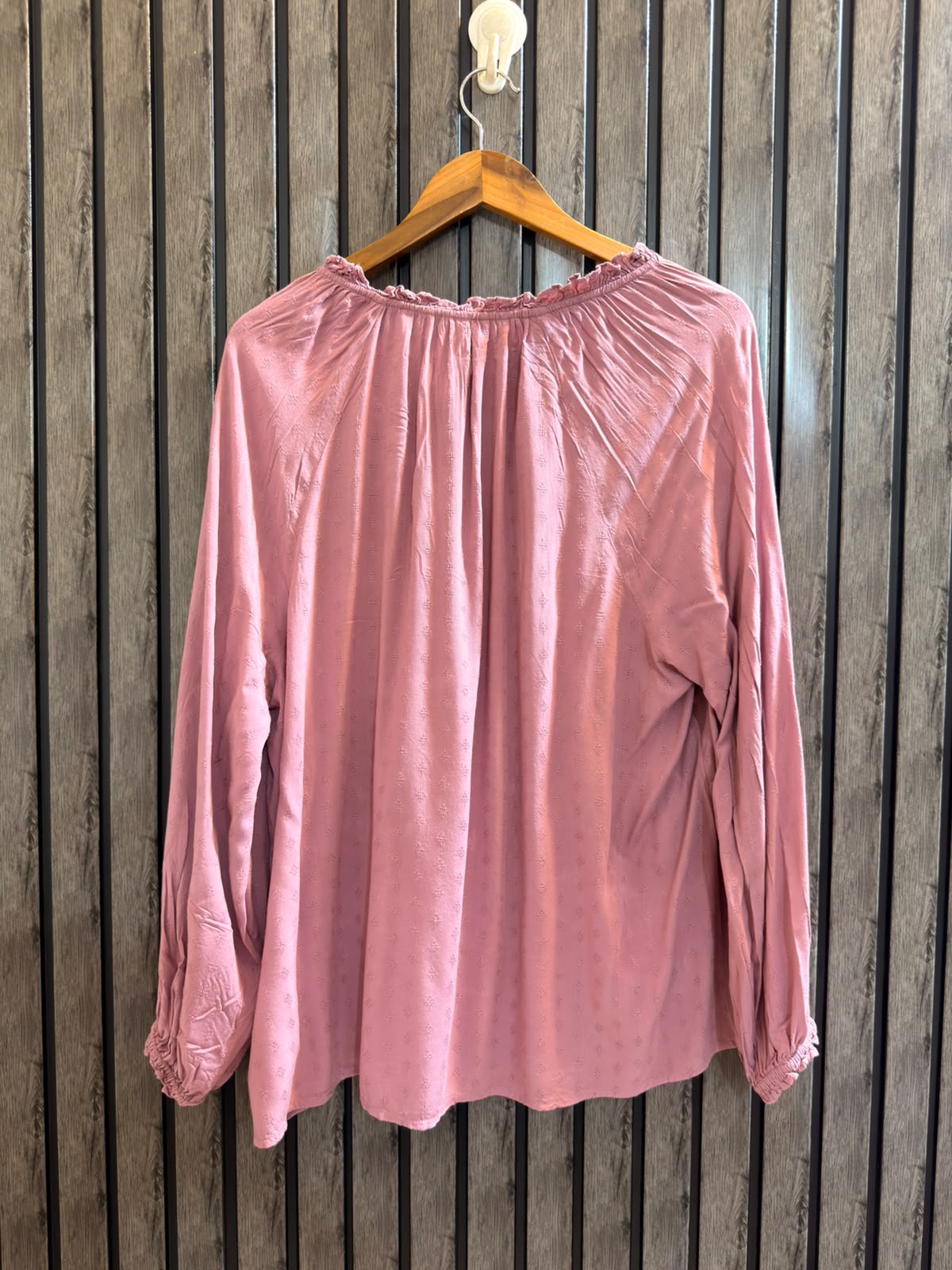 Chest 22  Lenght 26 to 28  Fabric Linen Women’s Classic Casual Full Sleeves Top