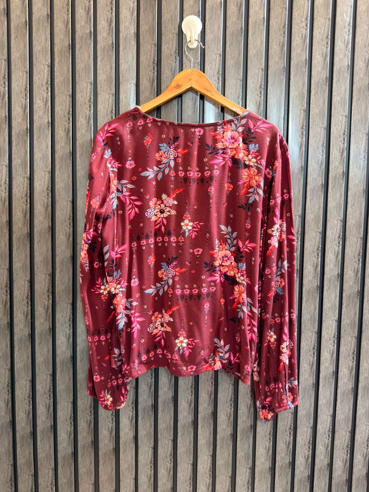 Chest 23  Lenght 24  Fabric linen Women’s Everyday Full Sleeves Top