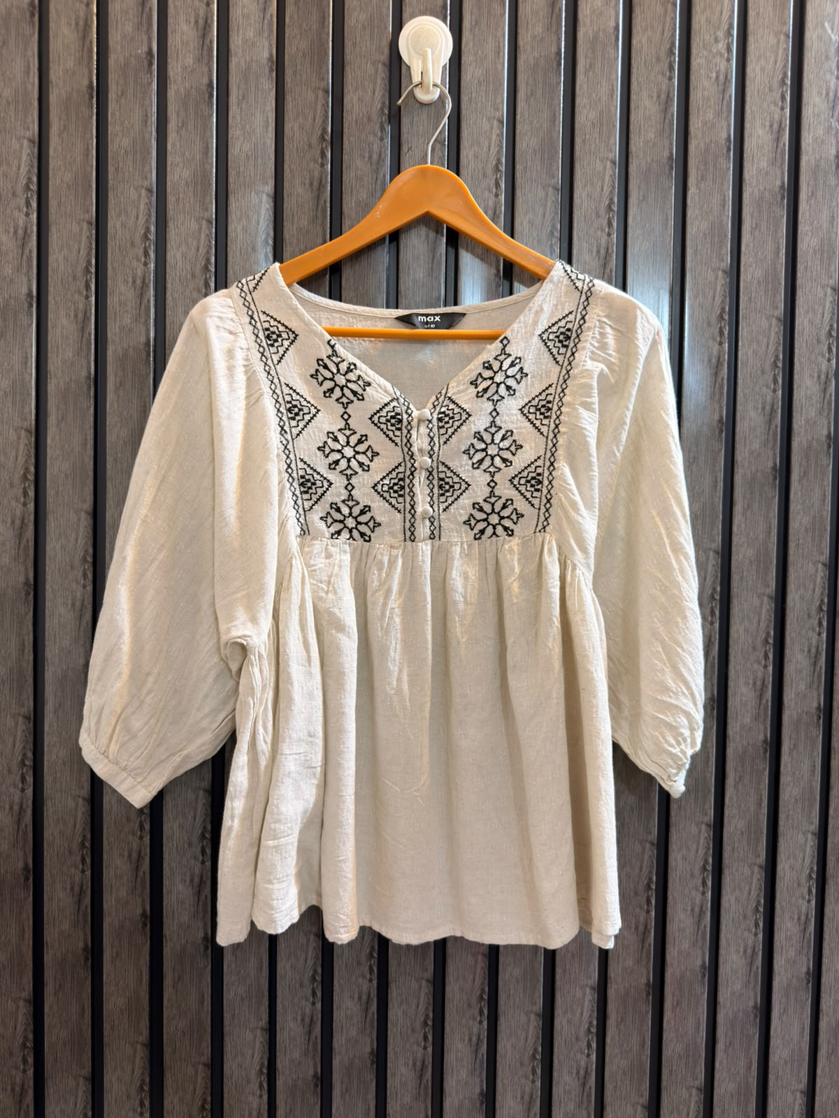 Chest 18  Lenght 24  Fabric Rayon Women’s Signature Full Sleeves Top