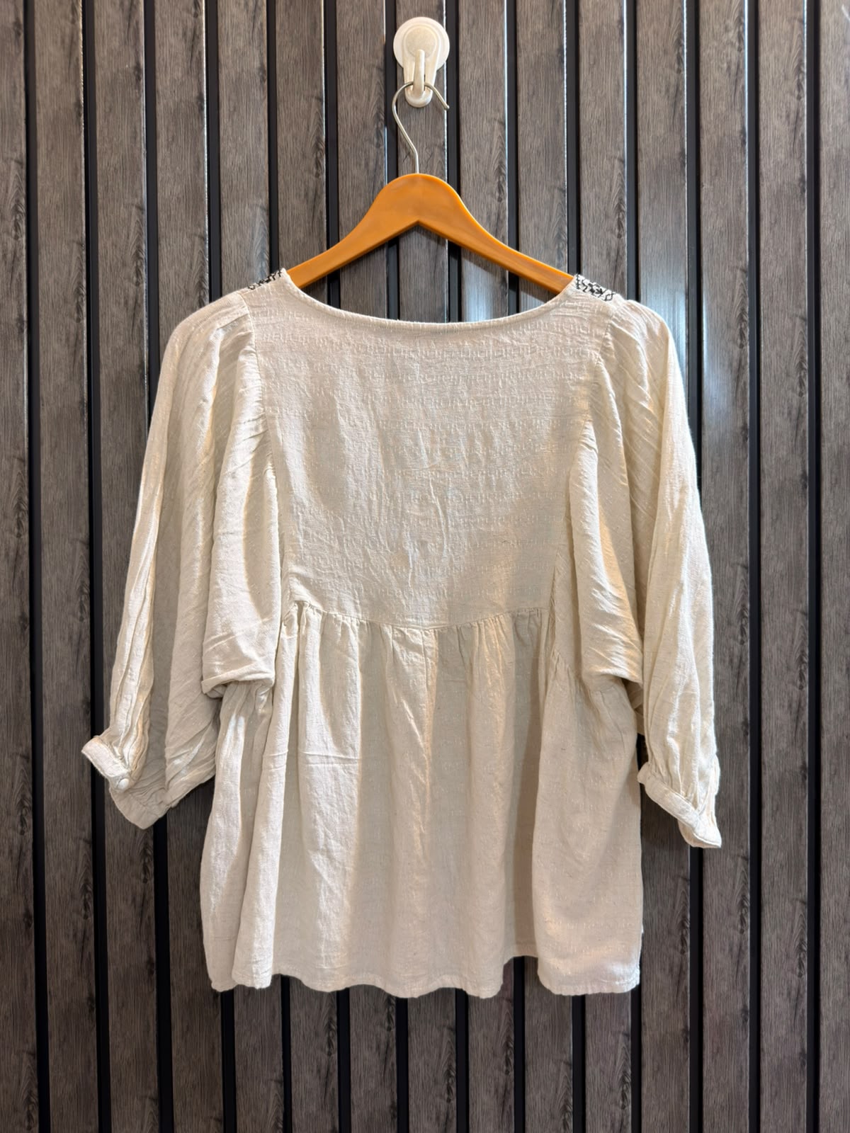 Chest 18  Lenght 24  Fabric Rayon Women’s Signature Full Sleeves Top