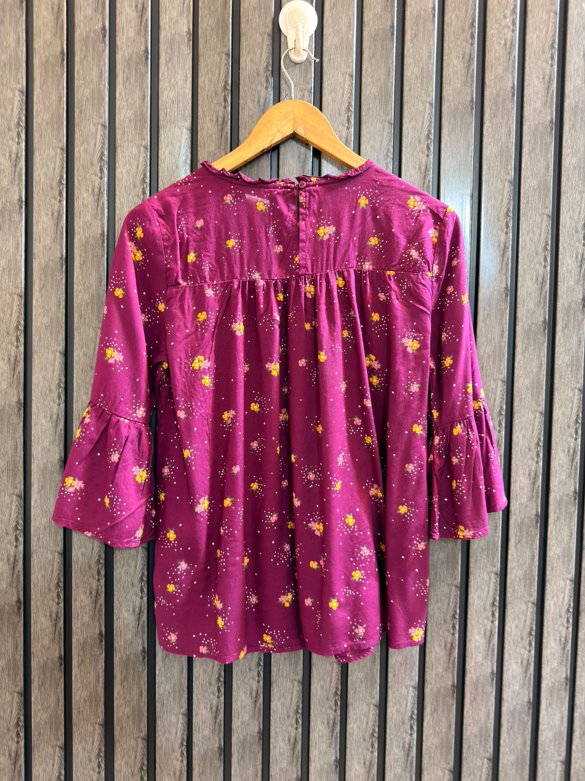 Chest 17  Lenght 25  Fabric linen Women’s Full Sleeves Top