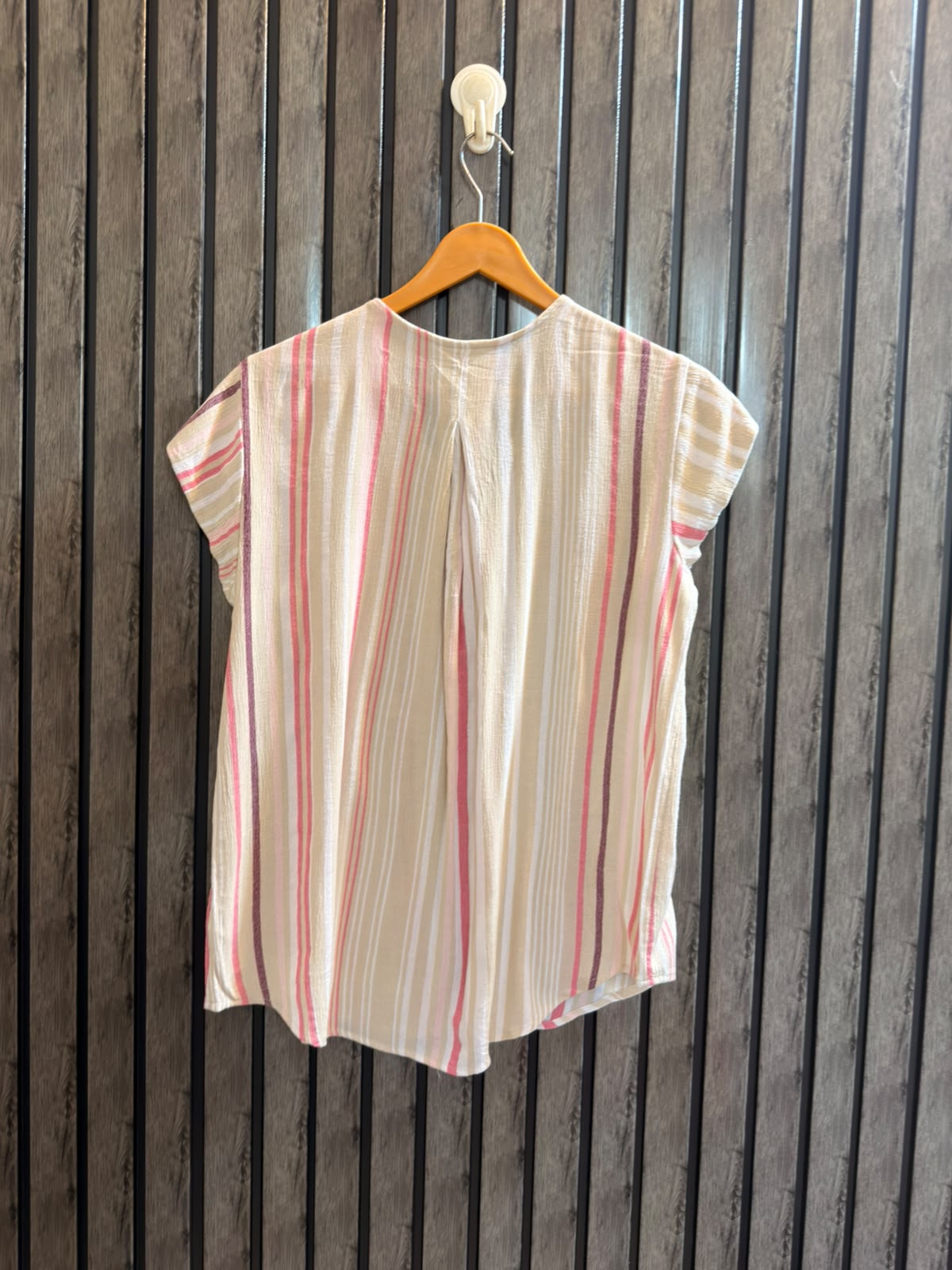 Chest 21  Lenght 26  Fabric Cotton Women’s Classic Half Sleeve Top