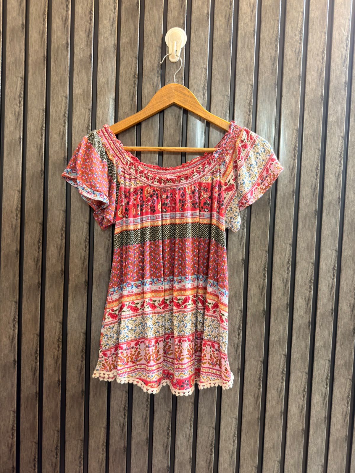 Chest 20  Lenght 23  Fabric Rayon Chic Half Sleeve Tops
