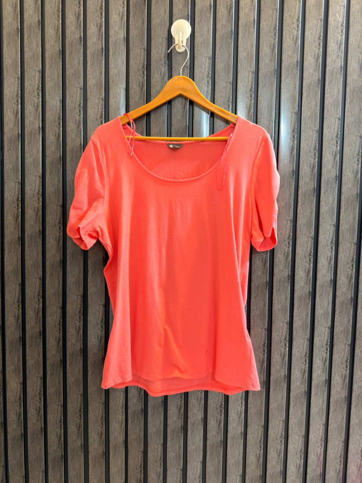 Chest 23  Lenght 27 Women’s Premium Tee