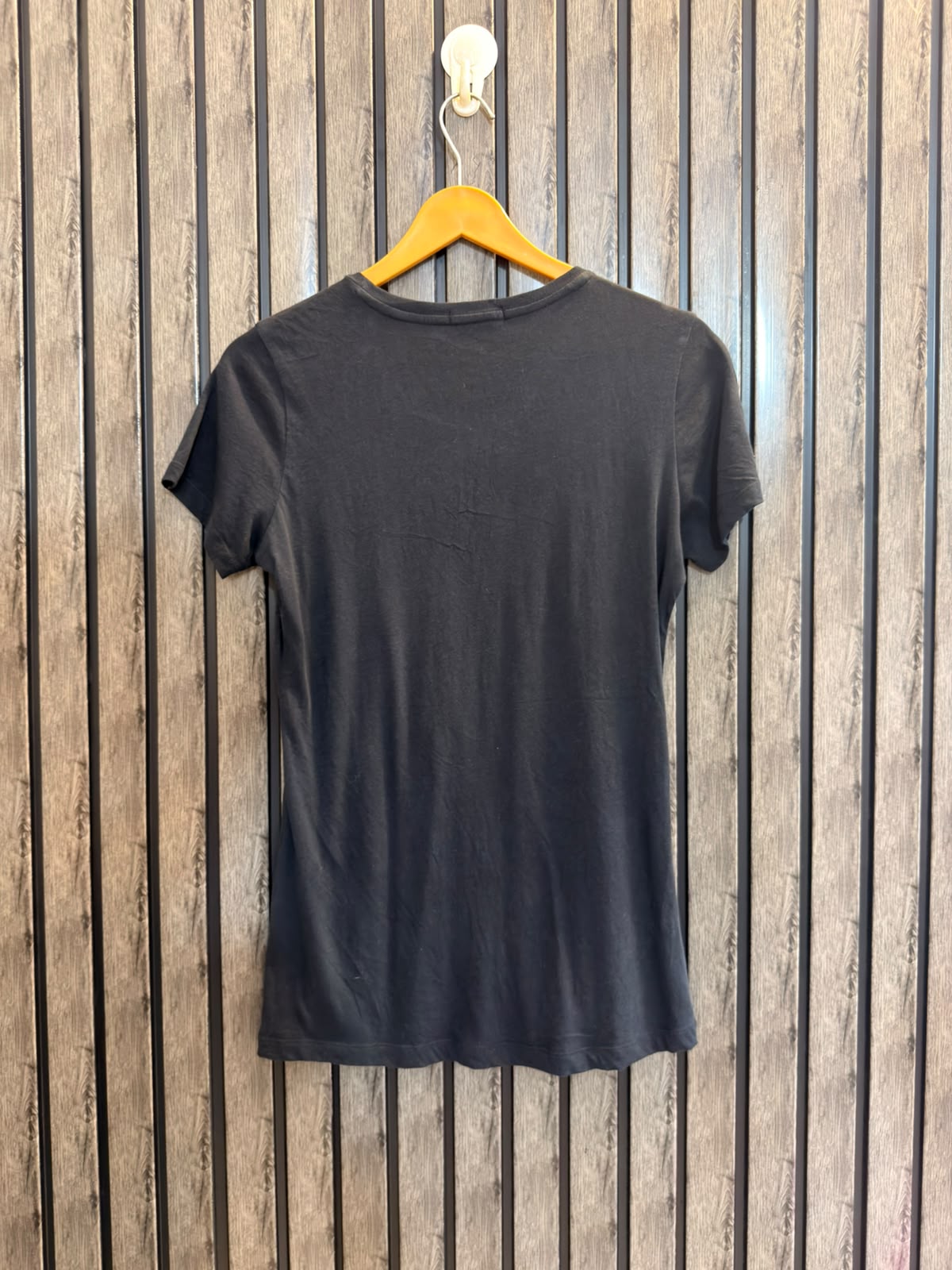 Chest 17  Lenght 24 Women’s Modern Tee