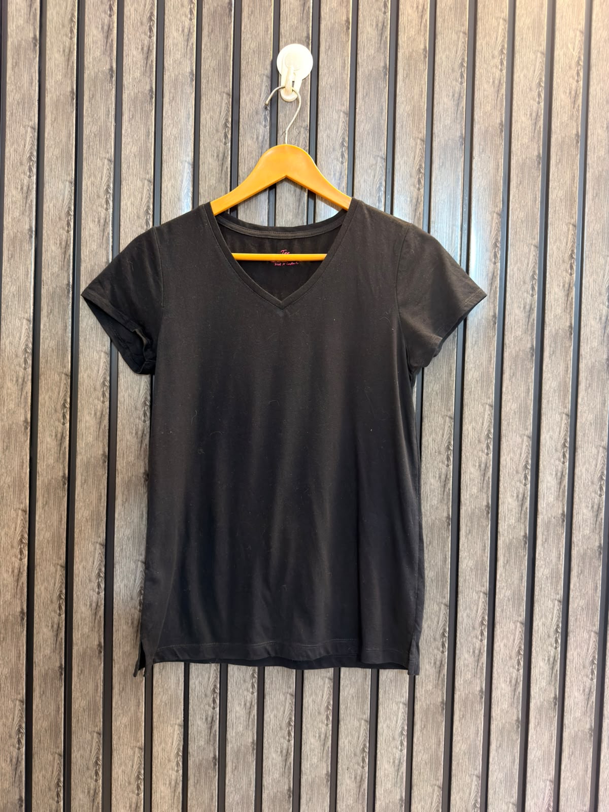 Chest 17  Lenght 24 Women’s Modern Tee