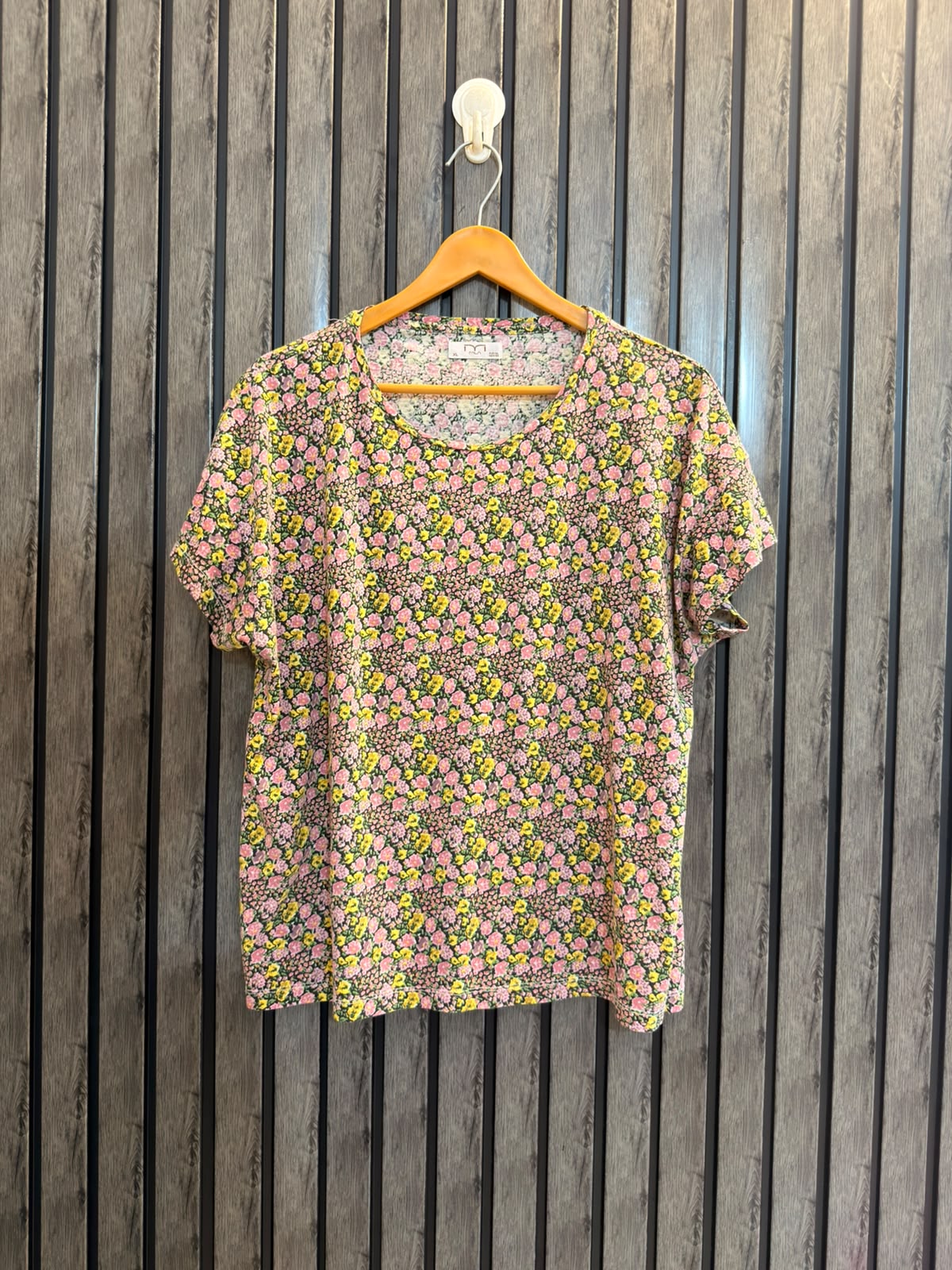 Chest 23  Lenght 24 Women’s Fashion Tee