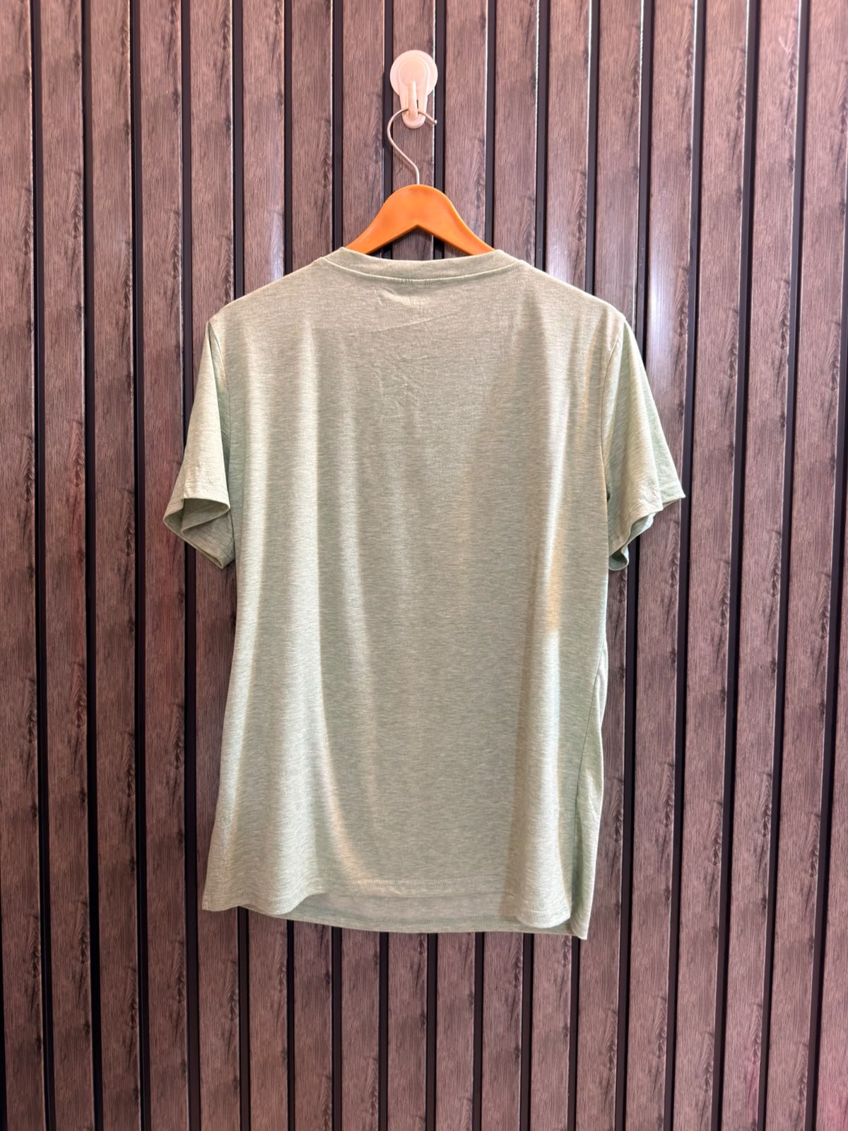Chest 22  Lenght 27 Women’s Statement T-Shirt